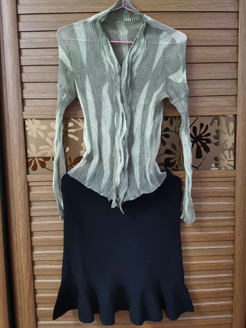 Issey Miyake Issey Miyake Double-layered milk tea cardigan Size M / US 6-8 / IT 42-44 - 2 Thumbnail