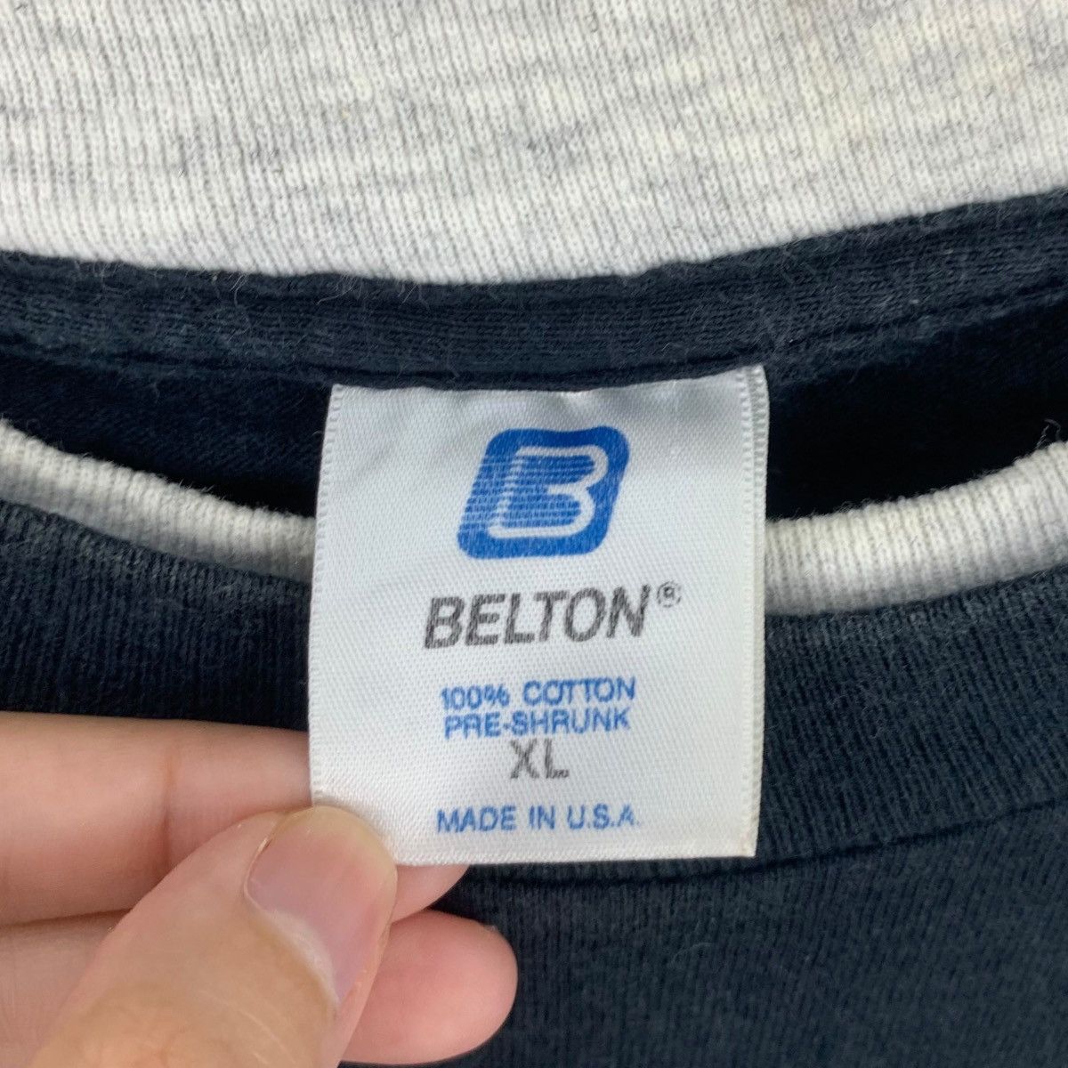 Vintage Vintage 90’ WAIKIKI HAWAII Made In USA Belton Tee Shirt Top Size US XL / EU 56 / 4 - 5 Thumbnail