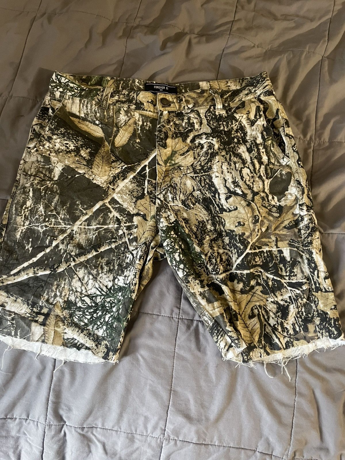 Forever 21 camo green and brown shorts Size US 33 - 1 Thumbnail