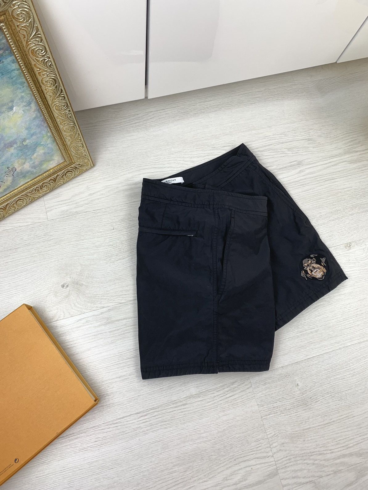 Givenchy Givenchy Rottweiler Embroidered Dog Swimming Shorts Size M-L Size US 32 / EU 48 - 7 Thumbnail