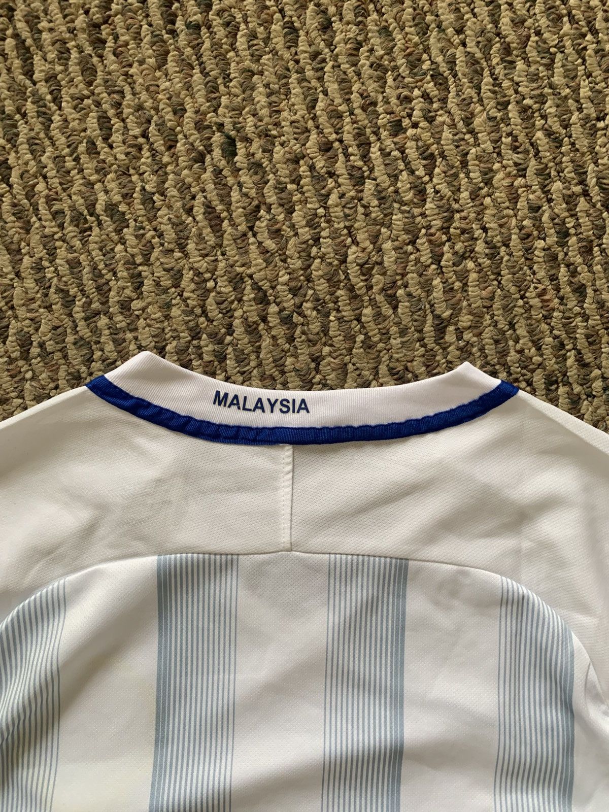 Nike Nike 2016 Malaysia National Soccer Team Away Jersey Dri-fit Size US L / EU 52-54 / 3 - 8 Thumbnail