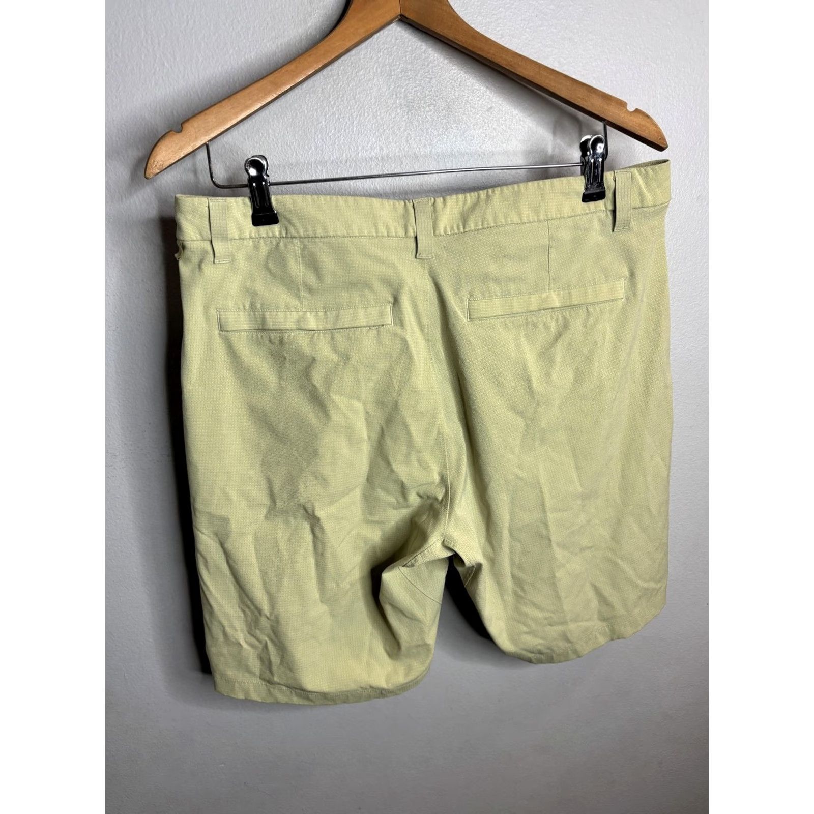 Lululemon Lululemon Shorts Mens 33 Beige ABC Commission Lightweight Golf Athletic Ripstop Regular Inseam 9in Mens Size US 33 - 4 Thumbnail