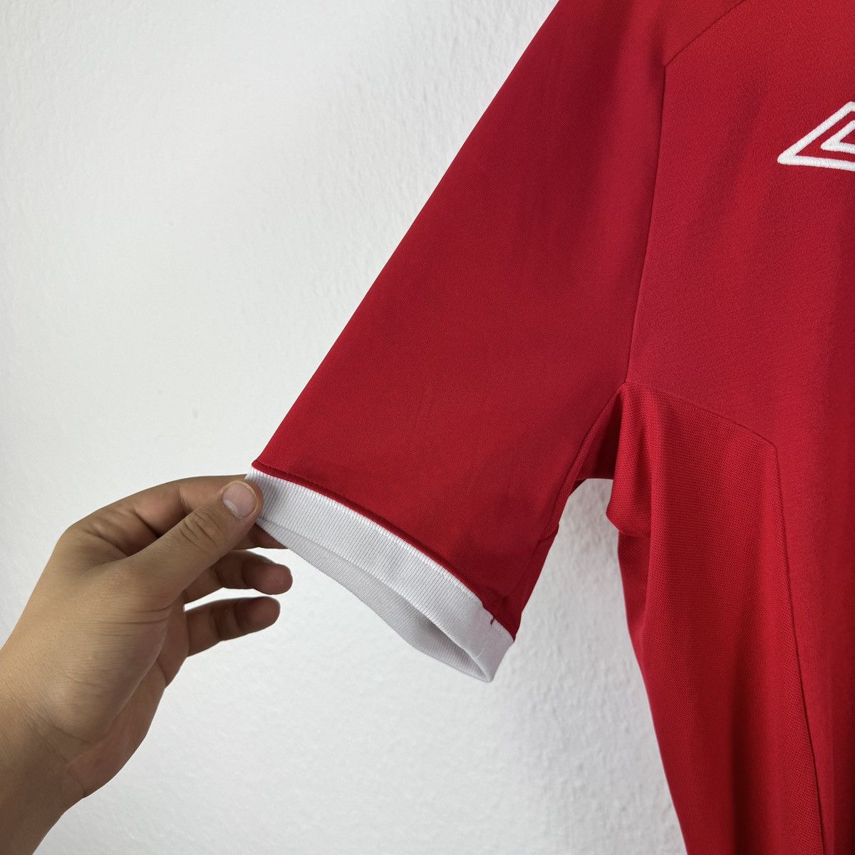 Umbro Umbro England Team Football Soccer Red Jersey t shirt size40 Size US M / EU 48-50 / 2 - 6 Thumbnail
