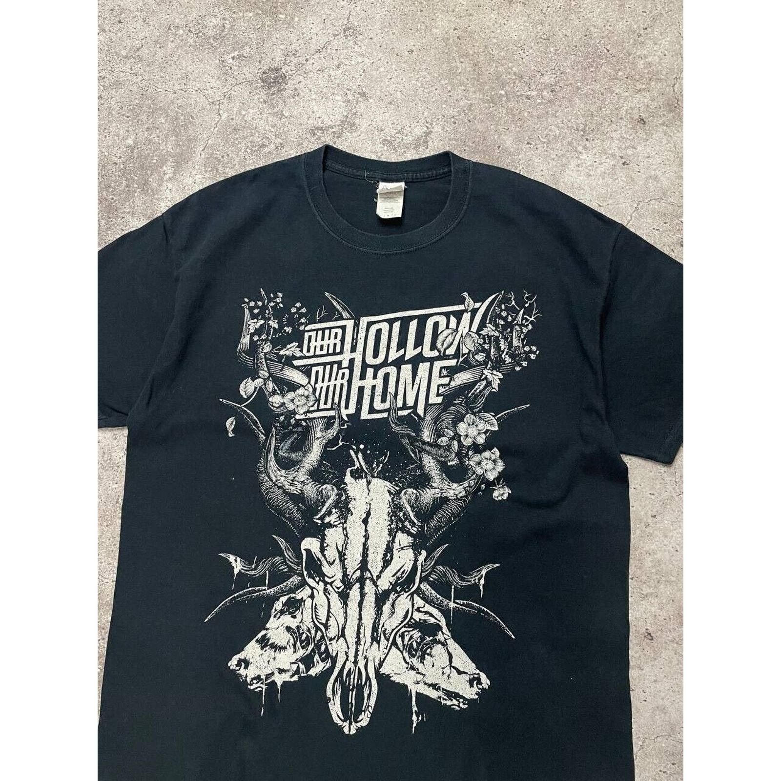 Band Tees × Vintage Our Hollow Our Home Graphic Heavy Gildan L Rock Band Tee Size US L / EU 52-54 / 3 - 2 Thumbnail