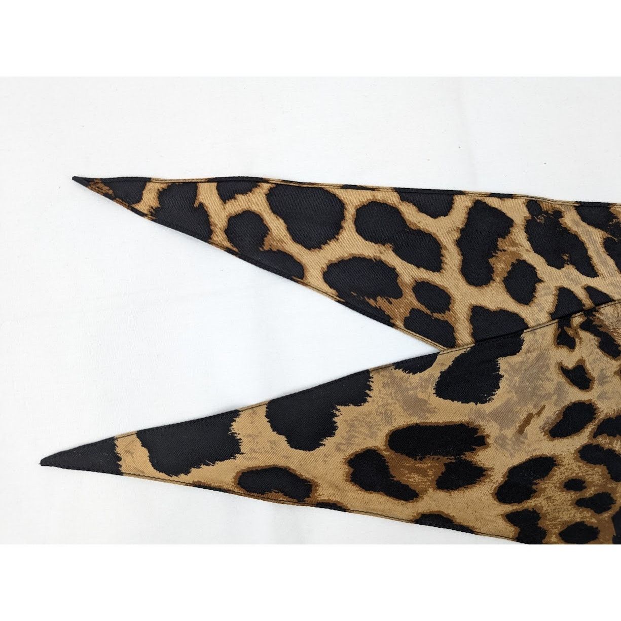 Saint Laurent Paris o1rshd1 Size: OS / Lavalliere Leopard Musseline Light Brown Size ONE SIZE - 8 Thumbnail