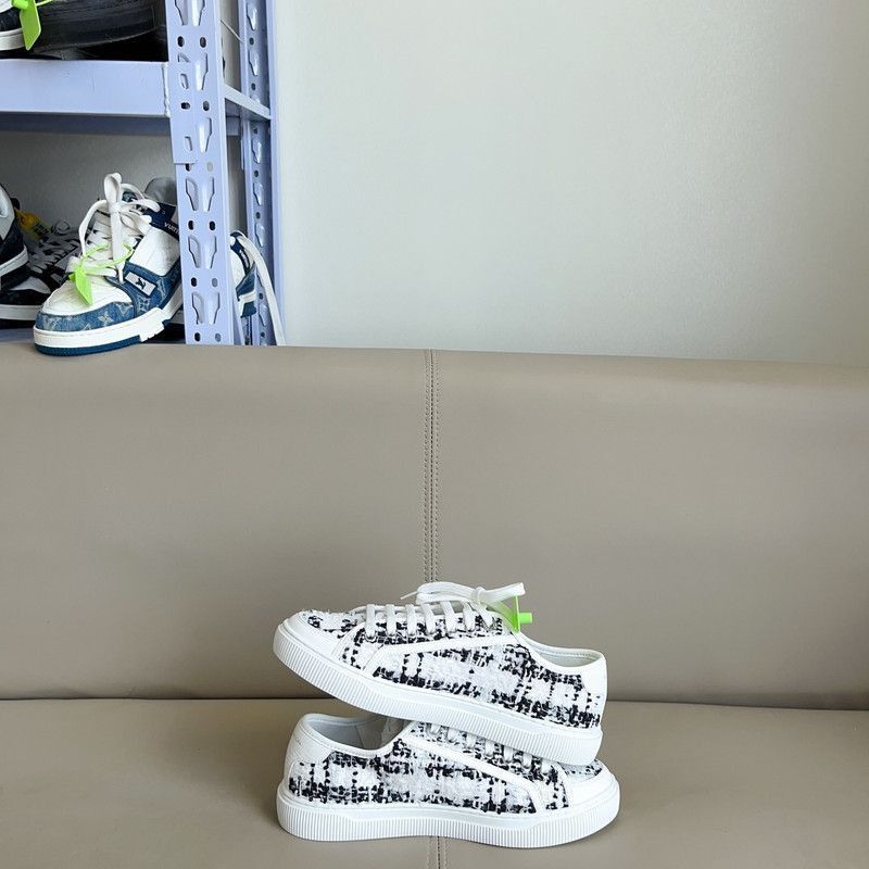 Louis Vuitton Louis Vuitton Lagoon Low Top Sneaker in Pink - Size US 8.5 / IT 38.5 - 7 Thumbnail