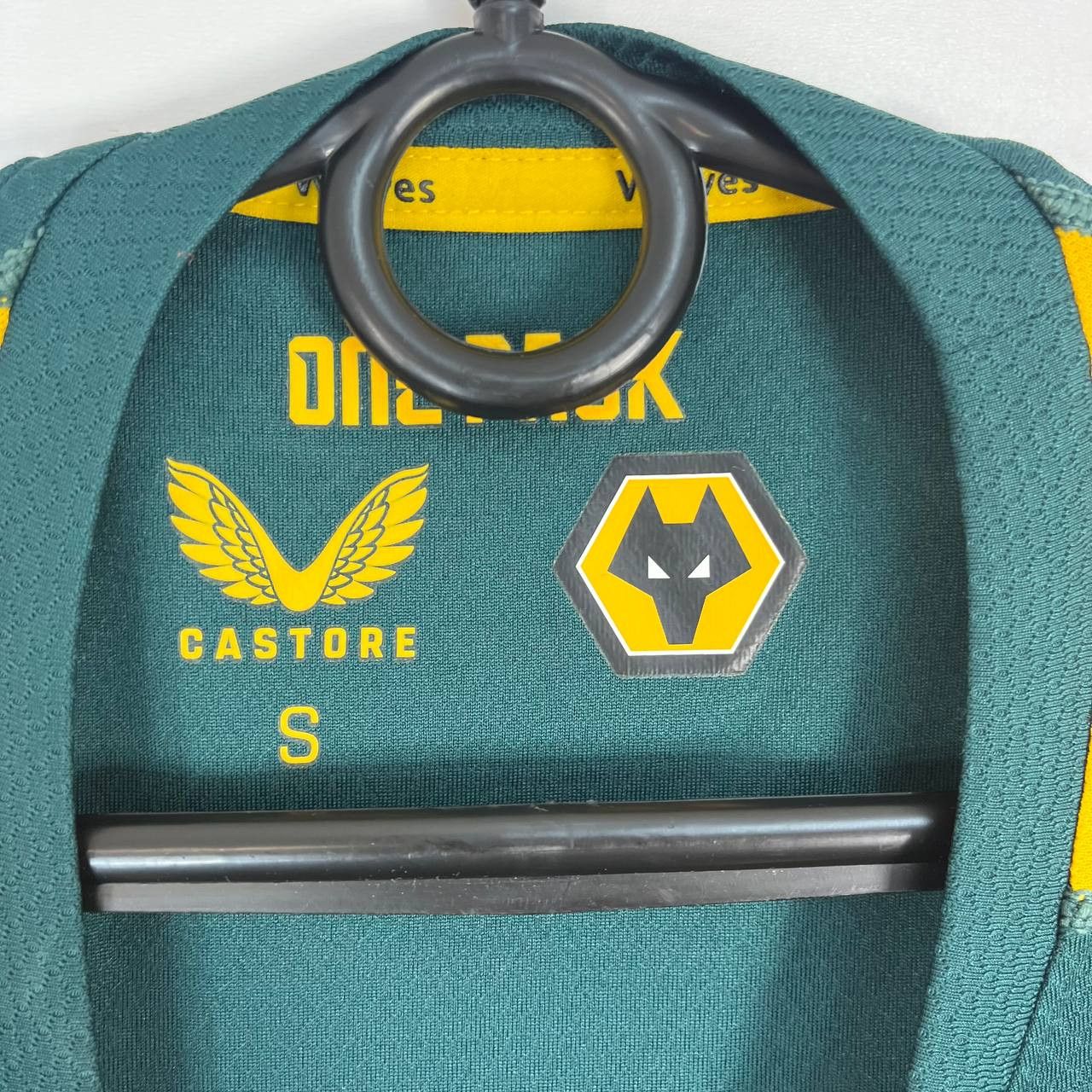 Castore WOLVERHAMPTON WANDERERS CASTORE WOLVES TRAINING T-SHIRT Sz S Size US S / EU 44-46 / 1 - 3 Thumbnail