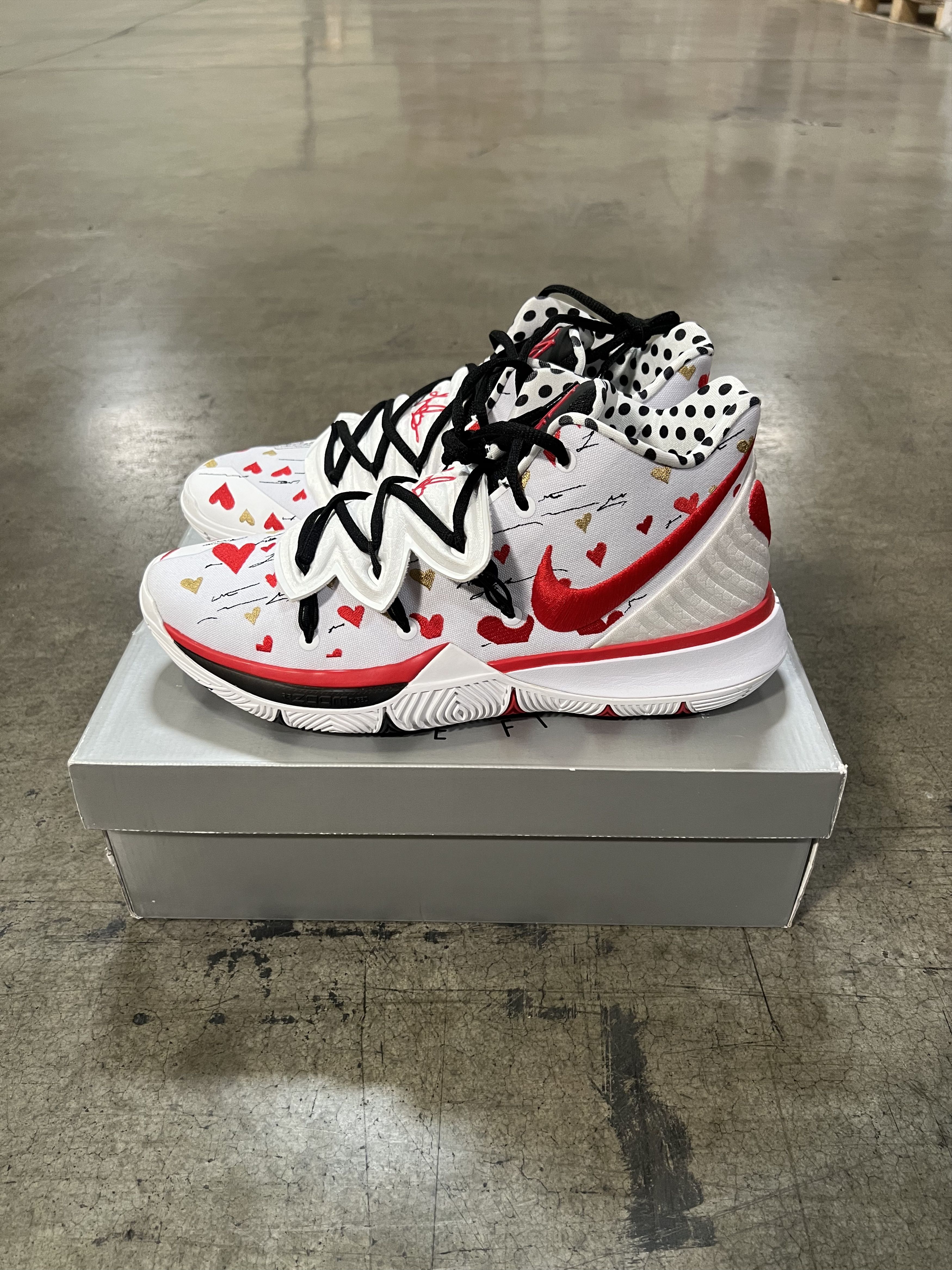 Nike Nike Kyrie 5 Sneaker Room Mom White Size US 11.5 / EU 44-45 - 1 Thumbnail