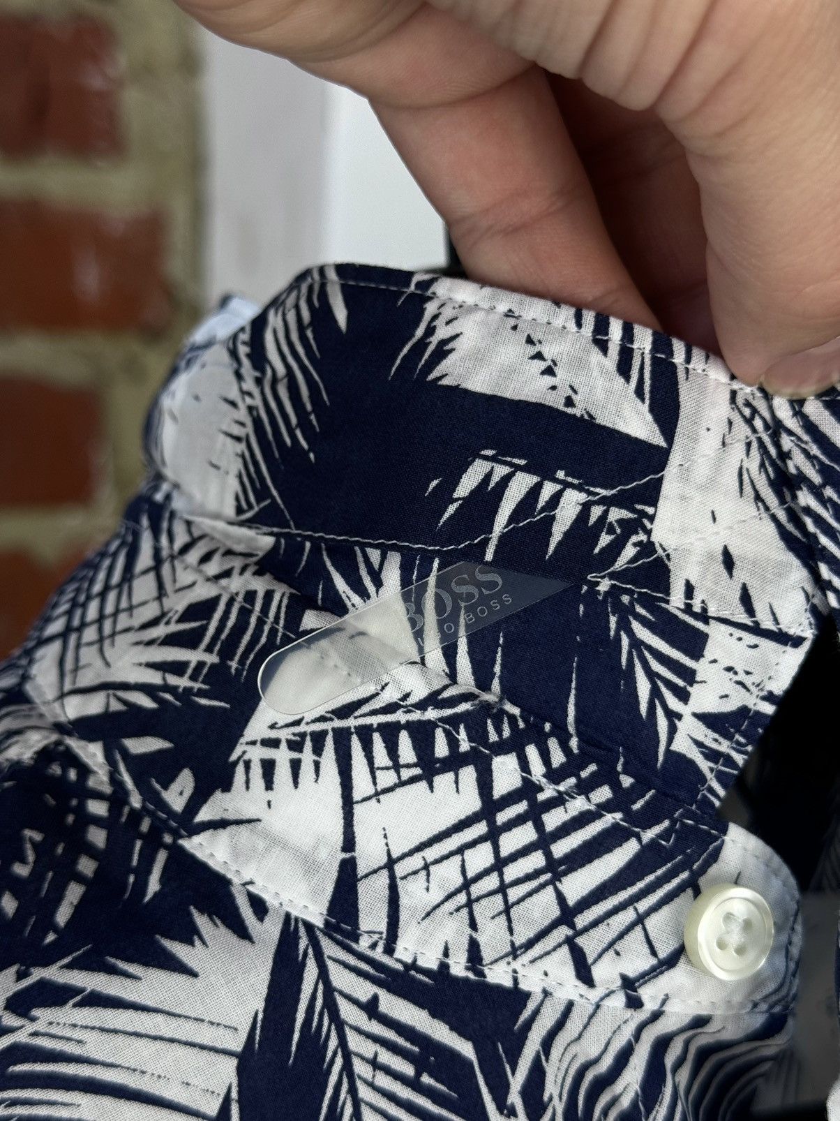 Hugo Boss HUGO BOSS Palm Printed Hawaii Style Plaid Casual Shirt Size US S / EU 44-46 / 1 - 9 Thumbnail