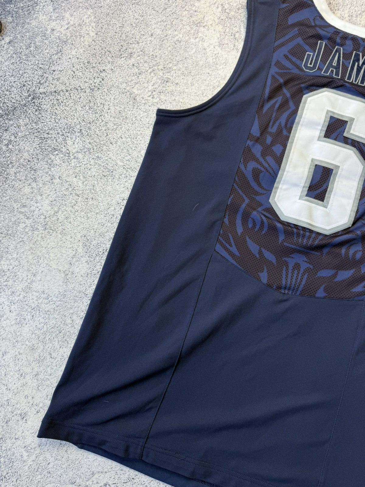 NBA Vintage Y2K Lebron James Team USA NBA Olympics Jersey L Size US L / EU 52-54 / 3 - 14 Thumbnail