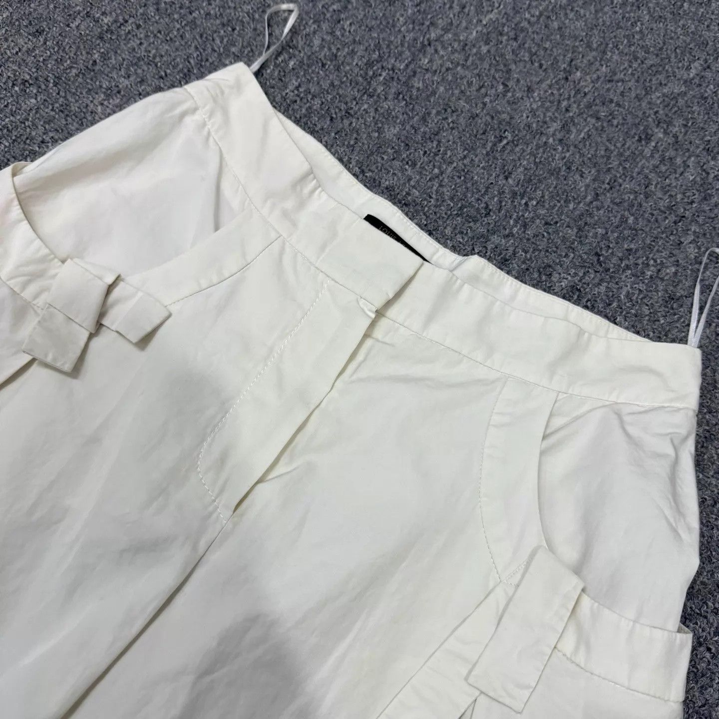 Louis Vuitton Louis Vuitton white short skirt 34 95new Size 25" / US 0 / IT 36 - 3 Thumbnail