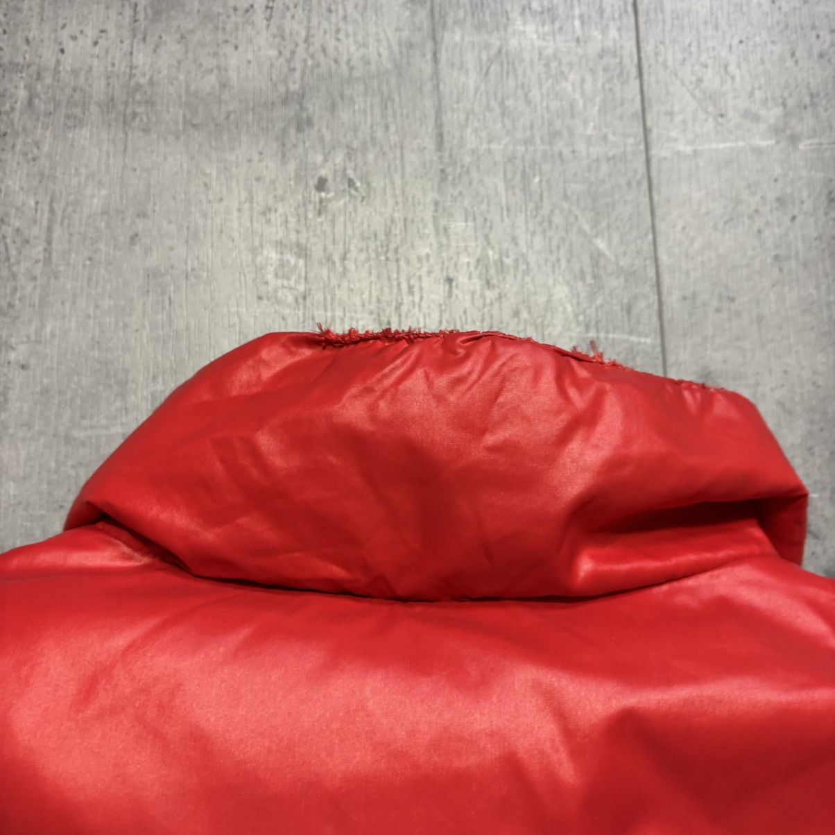 Moncler × Vintage Vintage 80’s Moncler Grenoble Red Puffer Down Jacket Size US M / EU 48-50 / 2 - 24 Thumbnail