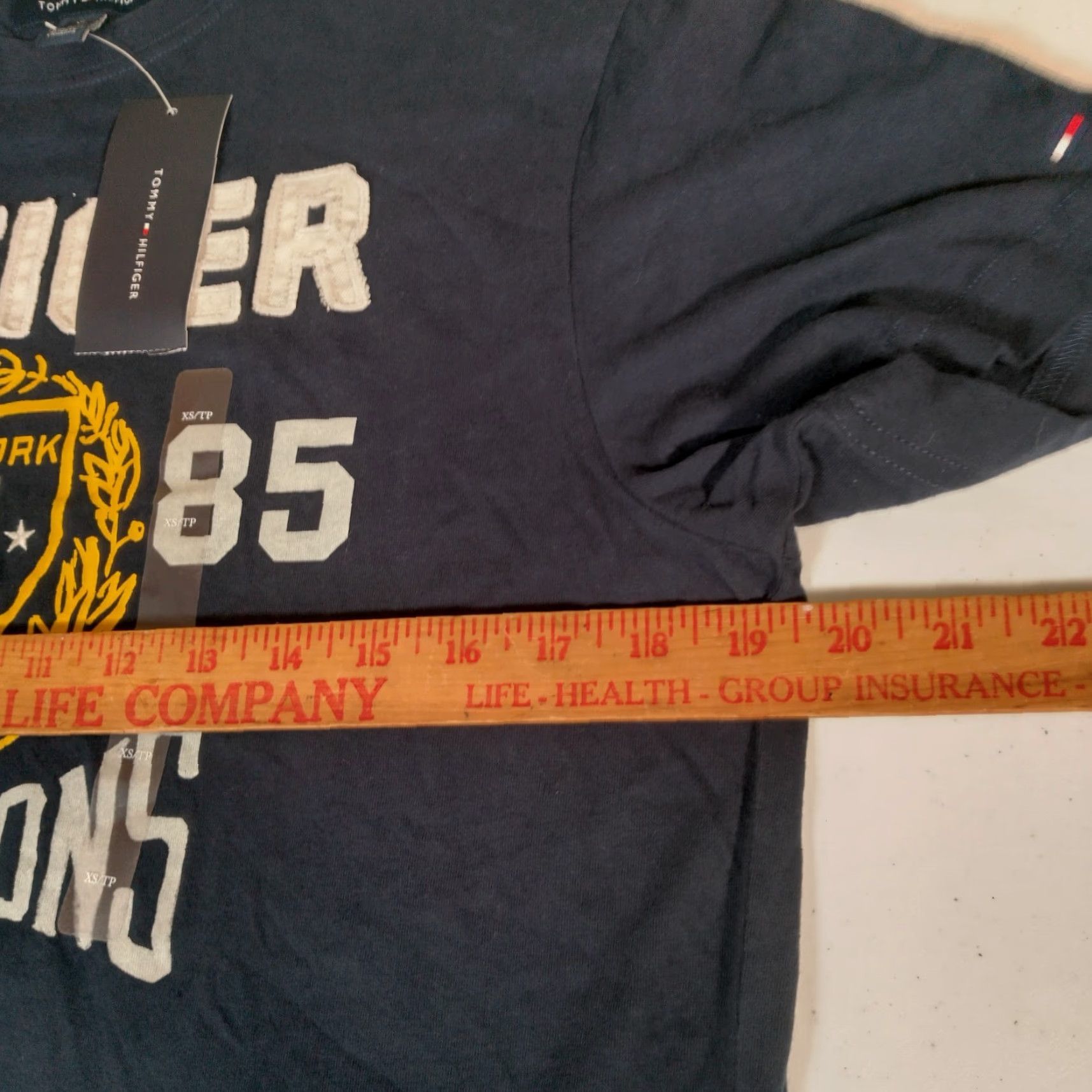 Tommy Hilfiger VINTAGE Tommy Hilfiger Graphic T-Shirt Men XS Navy Blue Short Sleeve 2011 Size US XS / EU 42 / 0 - 6 Thumbnail