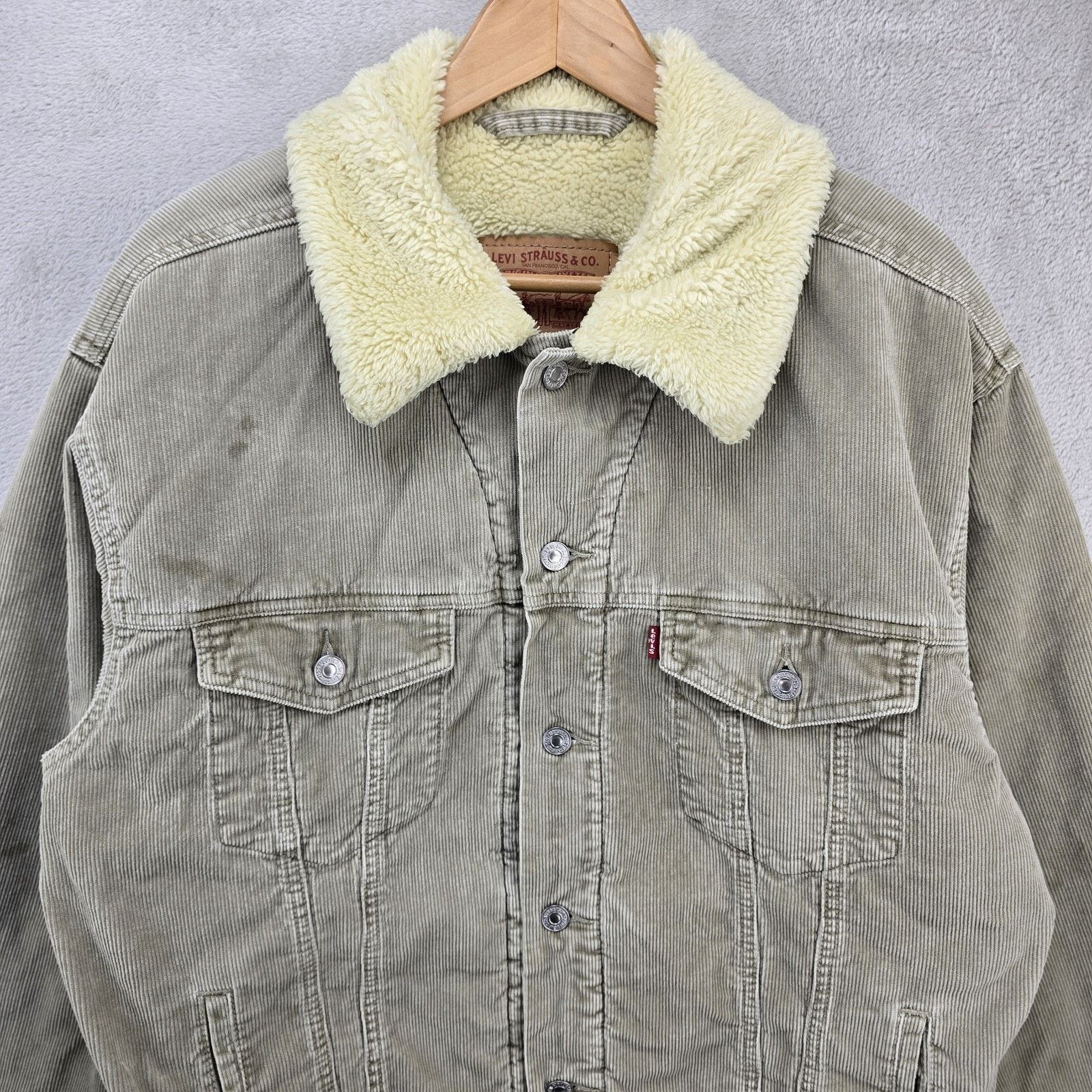 Levi's Vintage Levis Corduroy Sherpa Lined Trucker Jacket Large Size US L / EU 52-54 / 3 - 3 Thumbnail