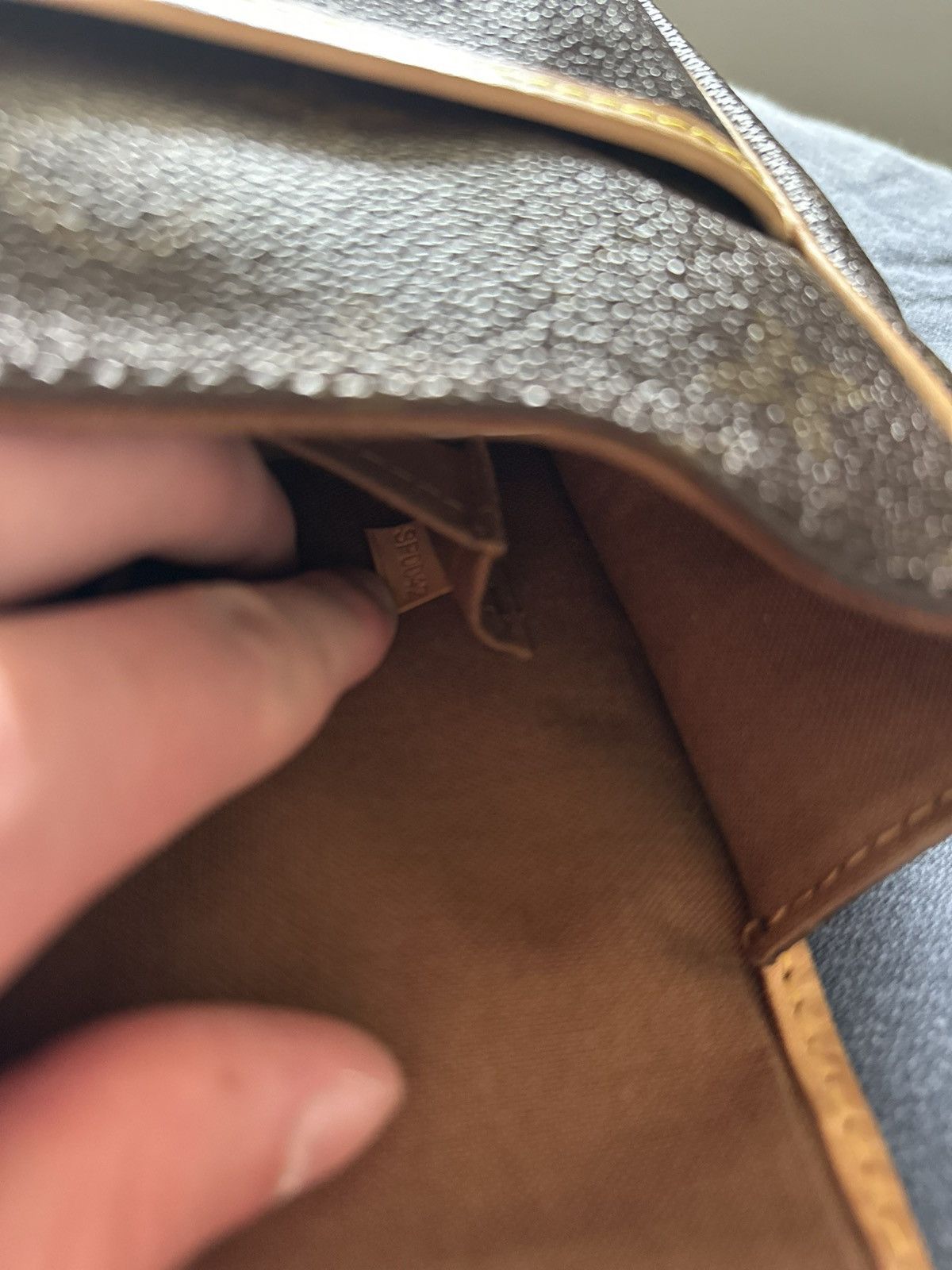 Louis Vuitton Louis Vuitton bag Size ONE SIZE - 5 Thumbnail