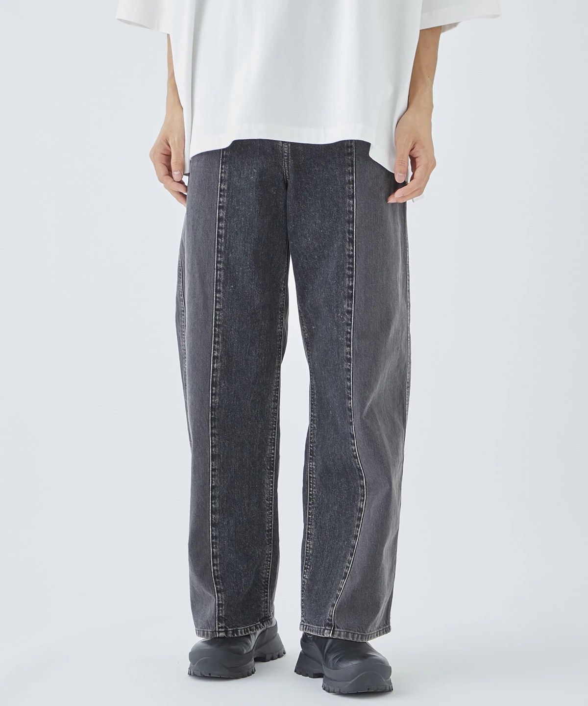 image of Jieda Switching Zip Denim Pants in Black, Men's (Size 31)