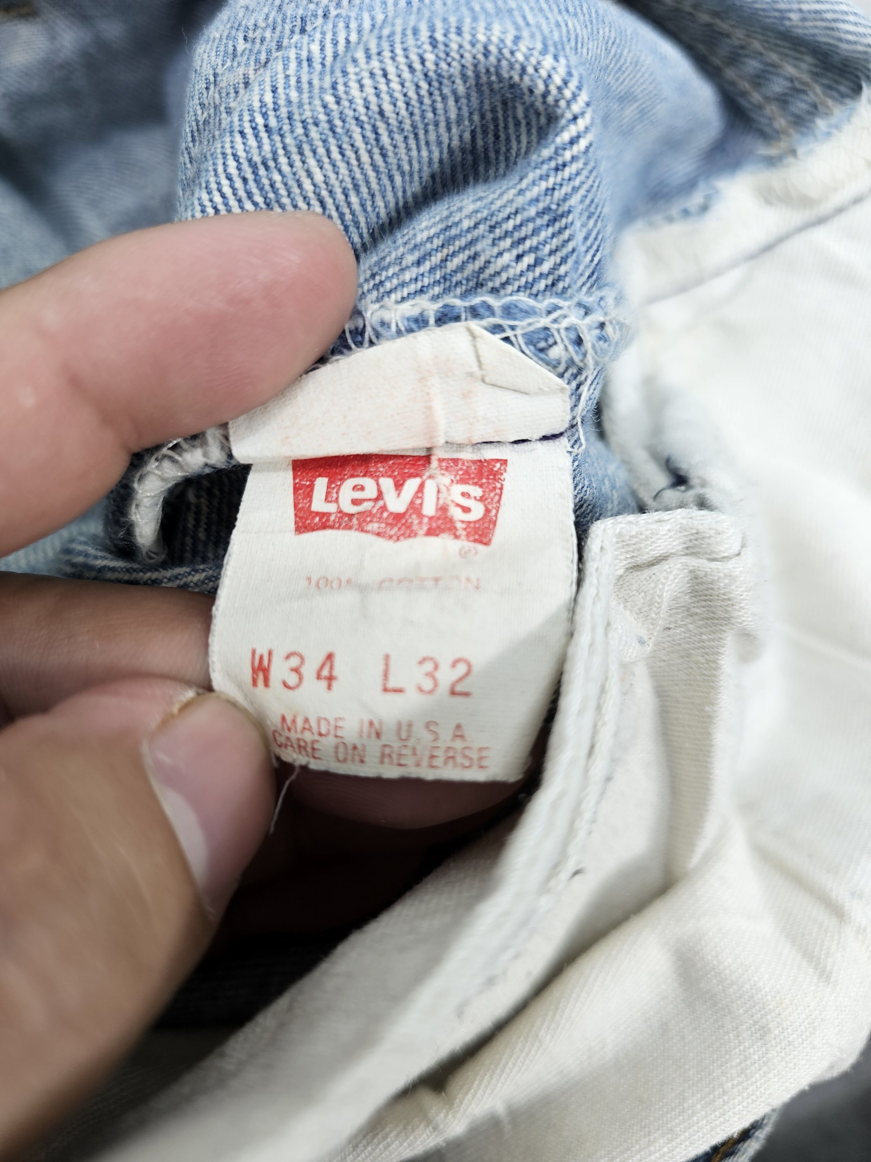 Levi's Vintage Clothing Vtg 90'S LEVIS 501 Ripped Yellow Stain Faded Jeans L0496 Size US 33 - 14 Thumbnail