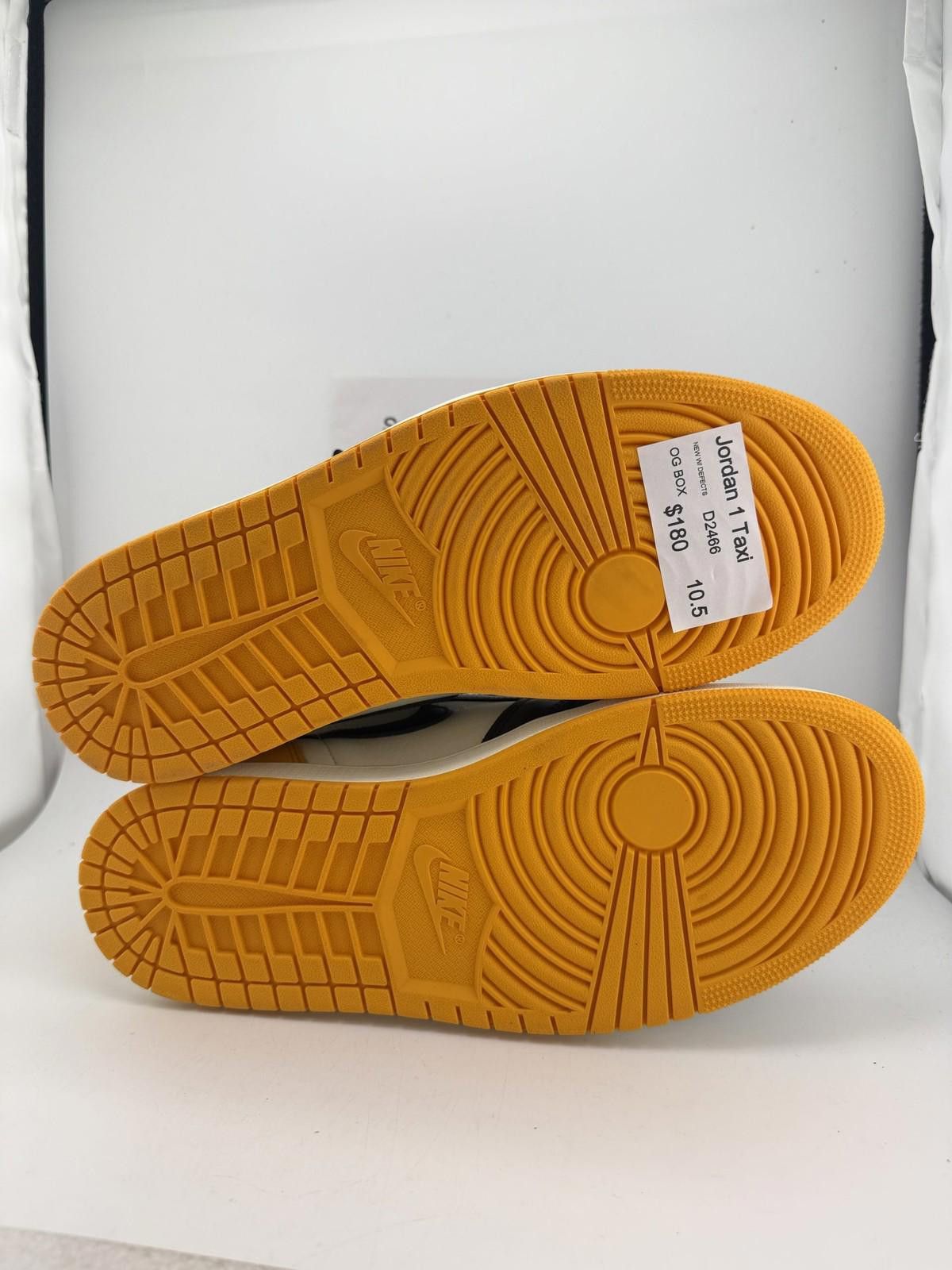 Nike Nike Air Jordan 1 Taxi US 10.5 New with Box D2466 Size US 10.5 / EU 43-44 - 5 Thumbnail