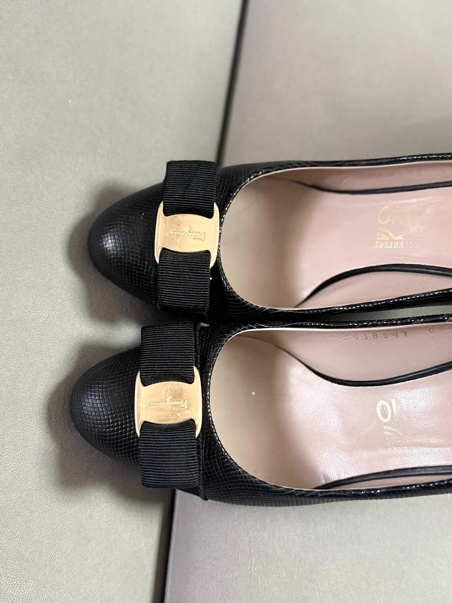 Salvatore Ferragamo Ferragamo Patent Leather High Heels。 Ｑ20 Size US 7 / IT 37 - 4 Thumbnail