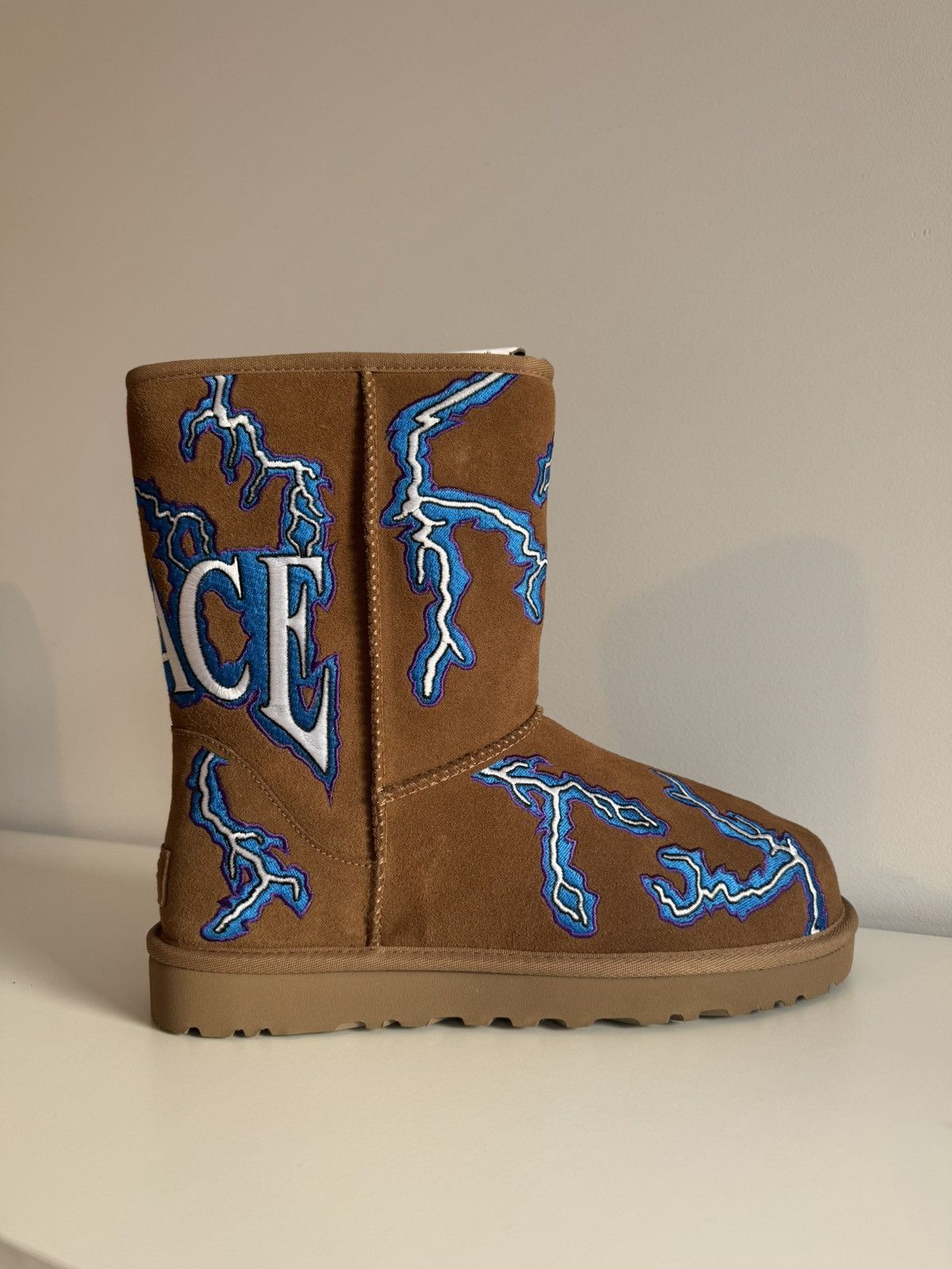 Palace × Ugg ✅ US 9 Palace x UGG Lightning Chestnut Brown Boots EU42 UK8 Size US 9 / EU 42 - 5 Thumbnail