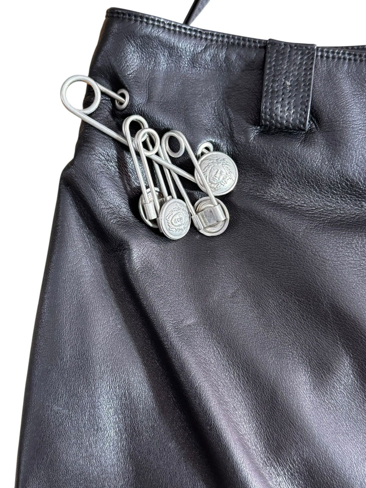 Versace Gianni Versace SS 94 leather Medusa safety pin mini skirt Size 27" / US 4 / IT 40 - 2 Thumbnail