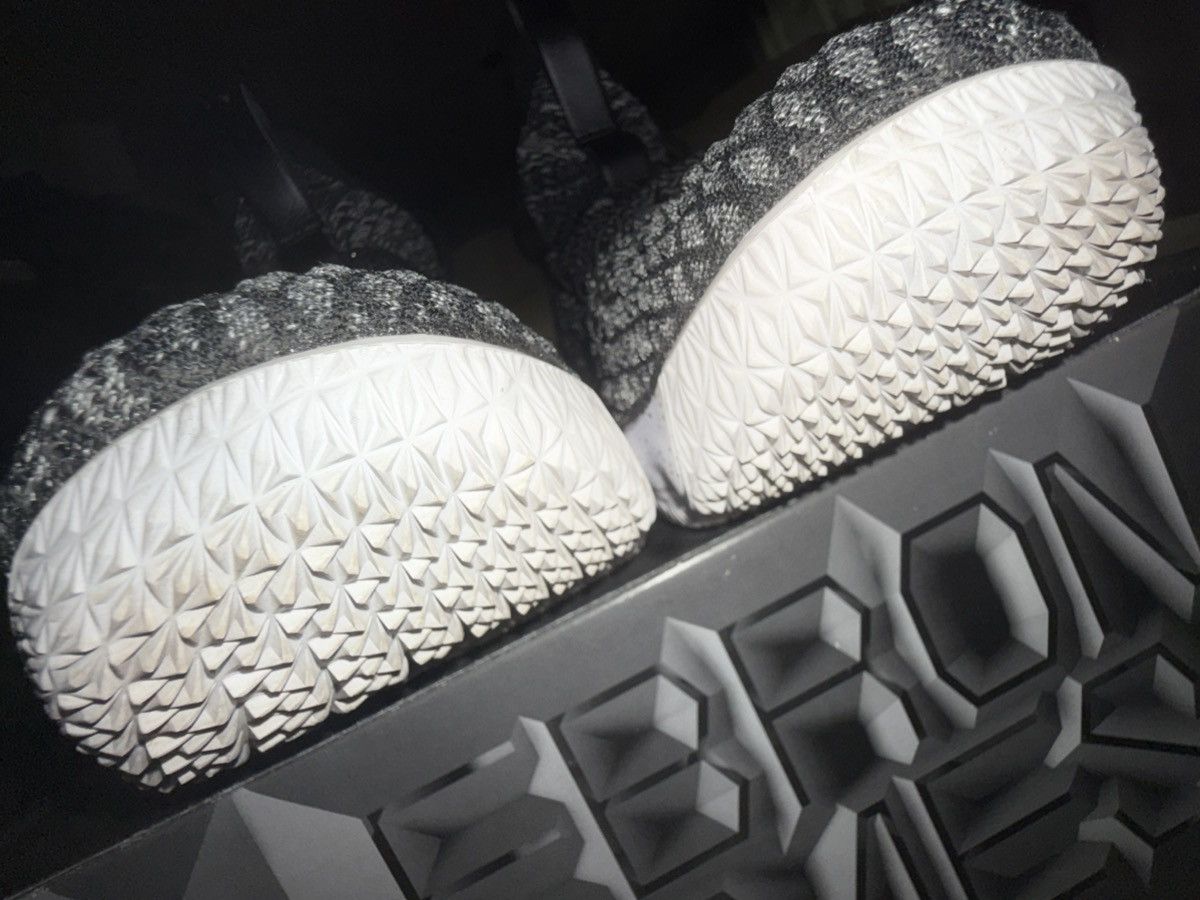 Nike Nike LeBron XV “Ashes” LeBron James 15, OG Box, VNDS, size13 Size US 13 / EU 46 - 23 Thumbnail