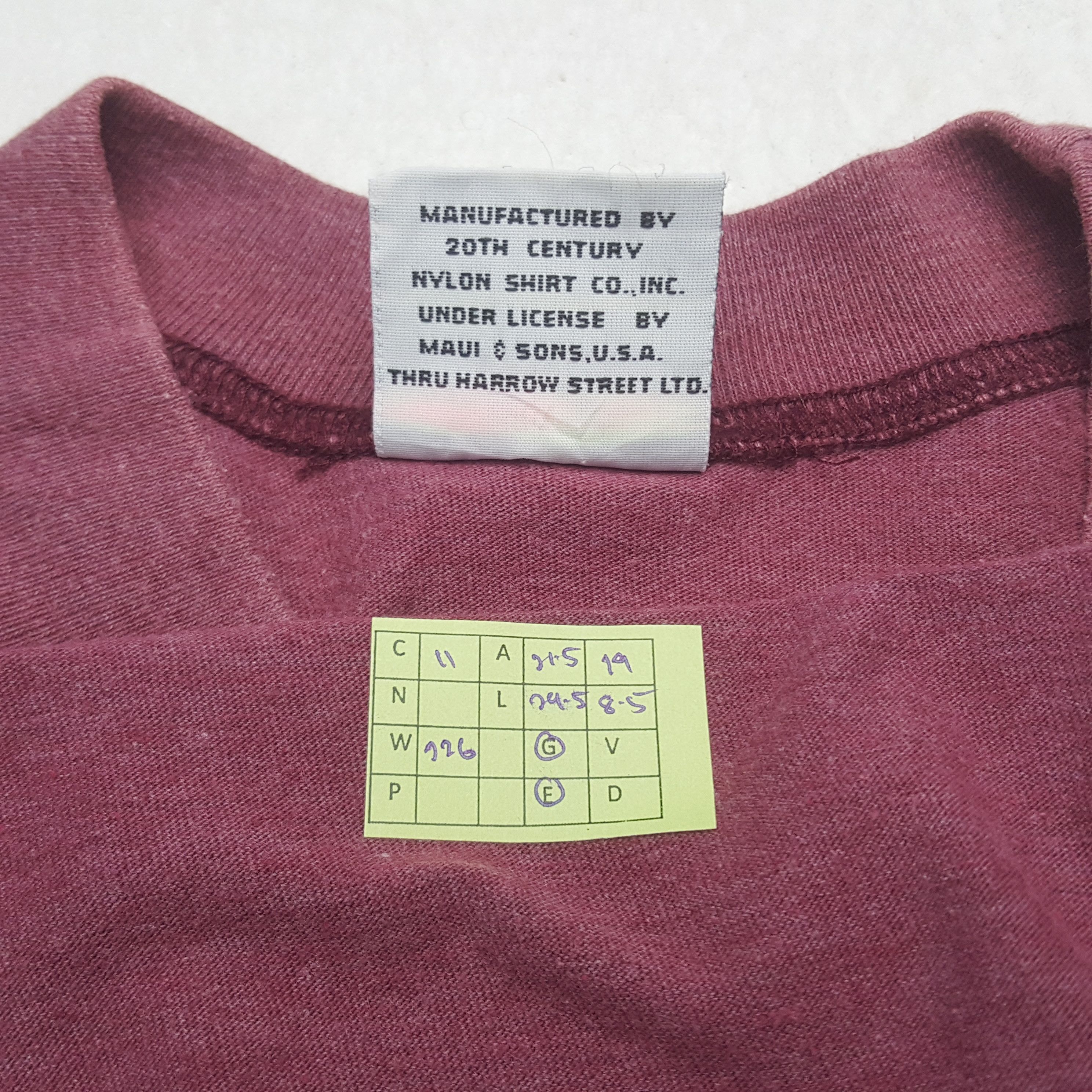 Vintage Vintage MAUI and Sons All Bite No Bark Surfing Tshirt RR11 Size US L / EU 52-54 / 3 - 6 Thumbnail