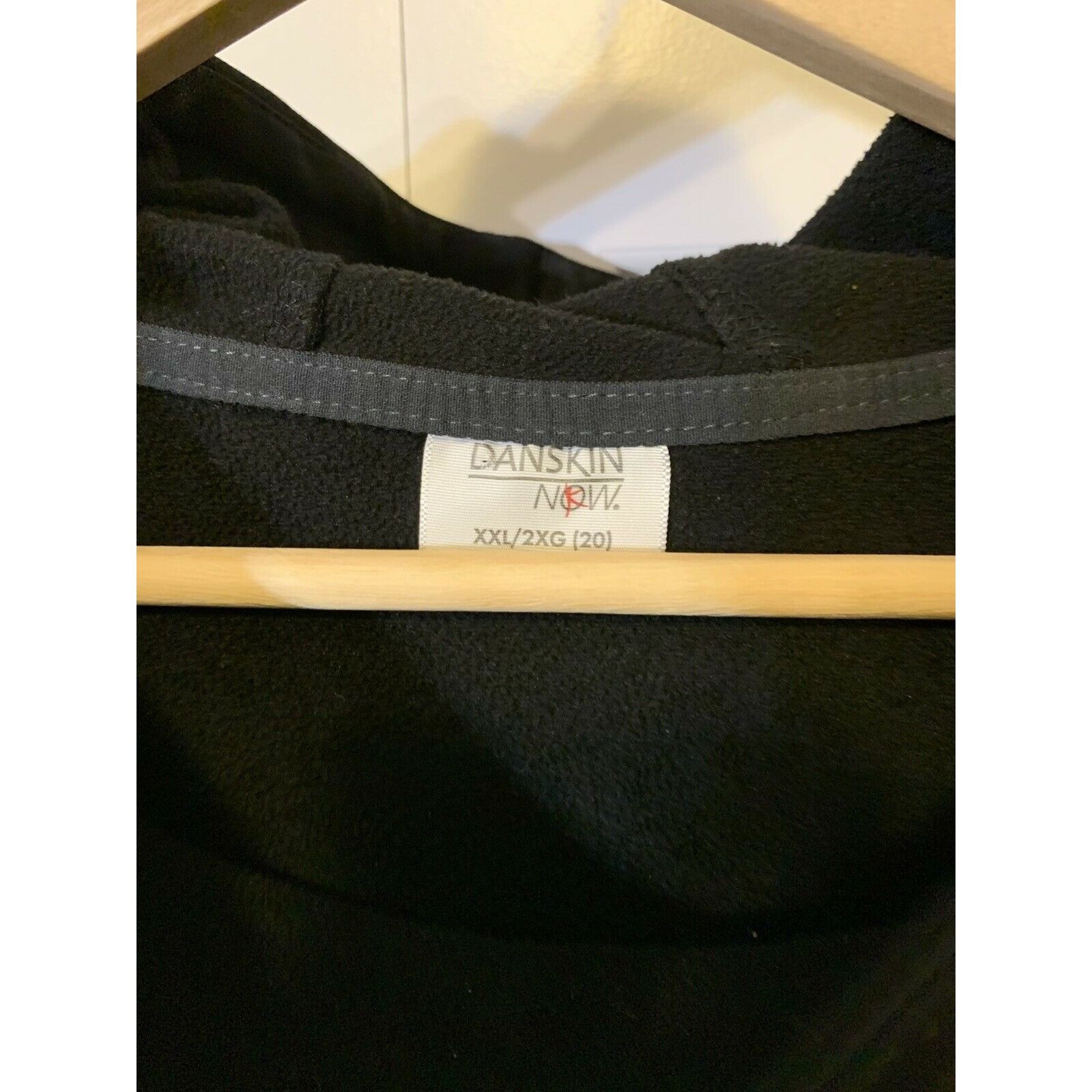 Other DANSKIN Hoodie Women Black Sz XXL Pockets Nylon/lycra Size XXL / US 16-18 / IT 52-54 - 2 Thumbnail