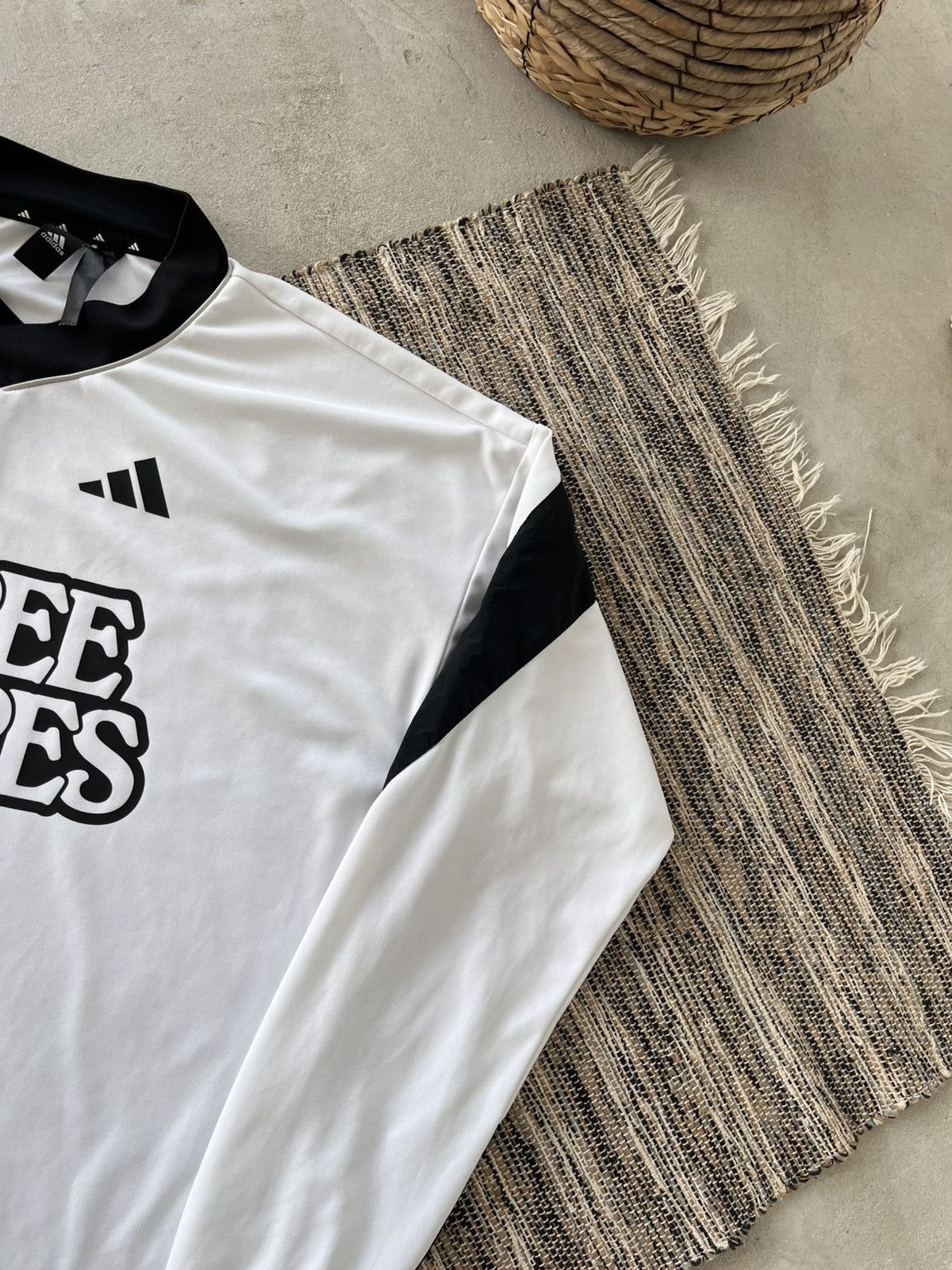 Adidas Adidas White Black LongSleeve Shirt Soccer style Y2K tee Size US M / EU 48-50 / 2 - 6 Thumbnail