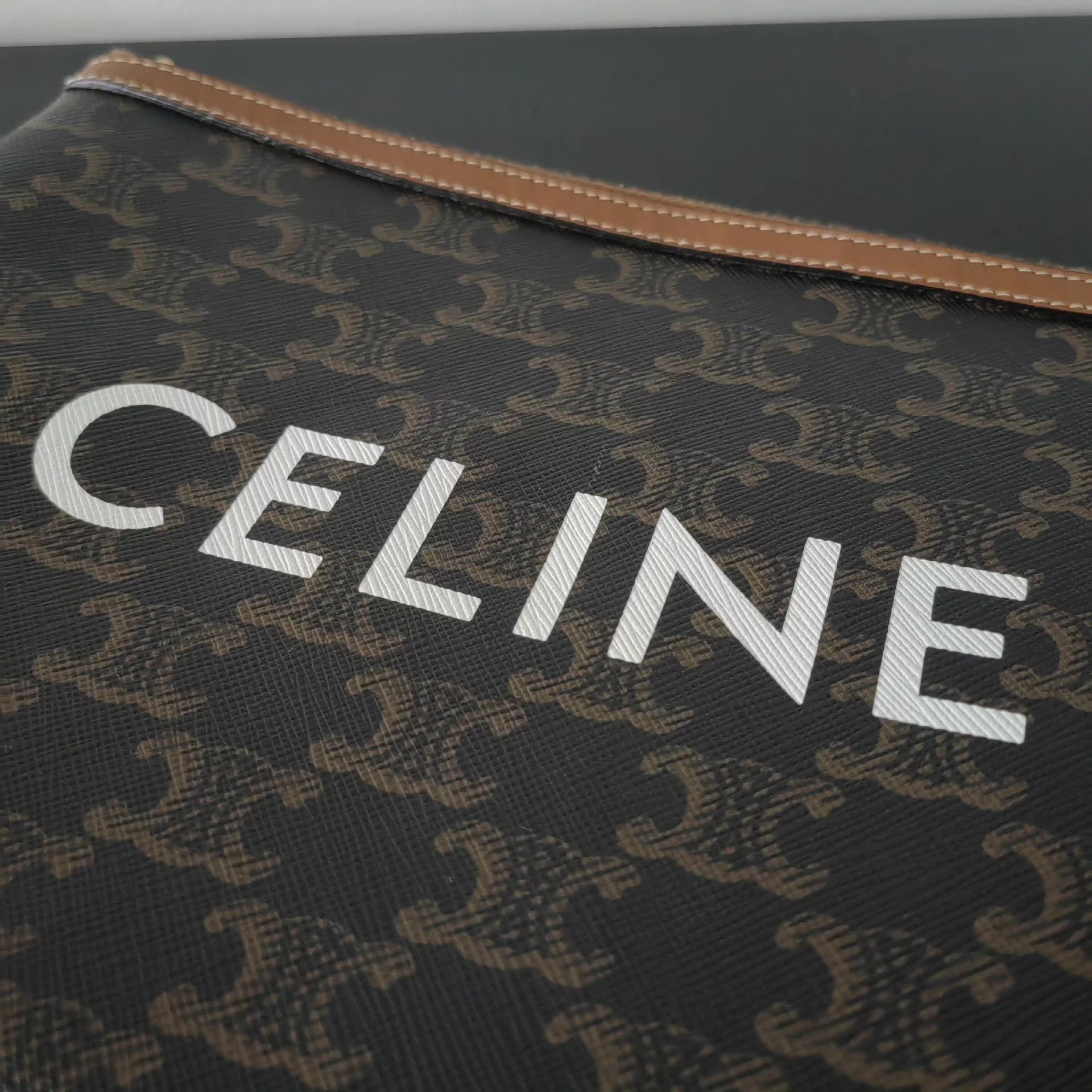 Celine CELINE Triomphe Logo Print Clutch Size ONE SIZE - 3 Thumbnail