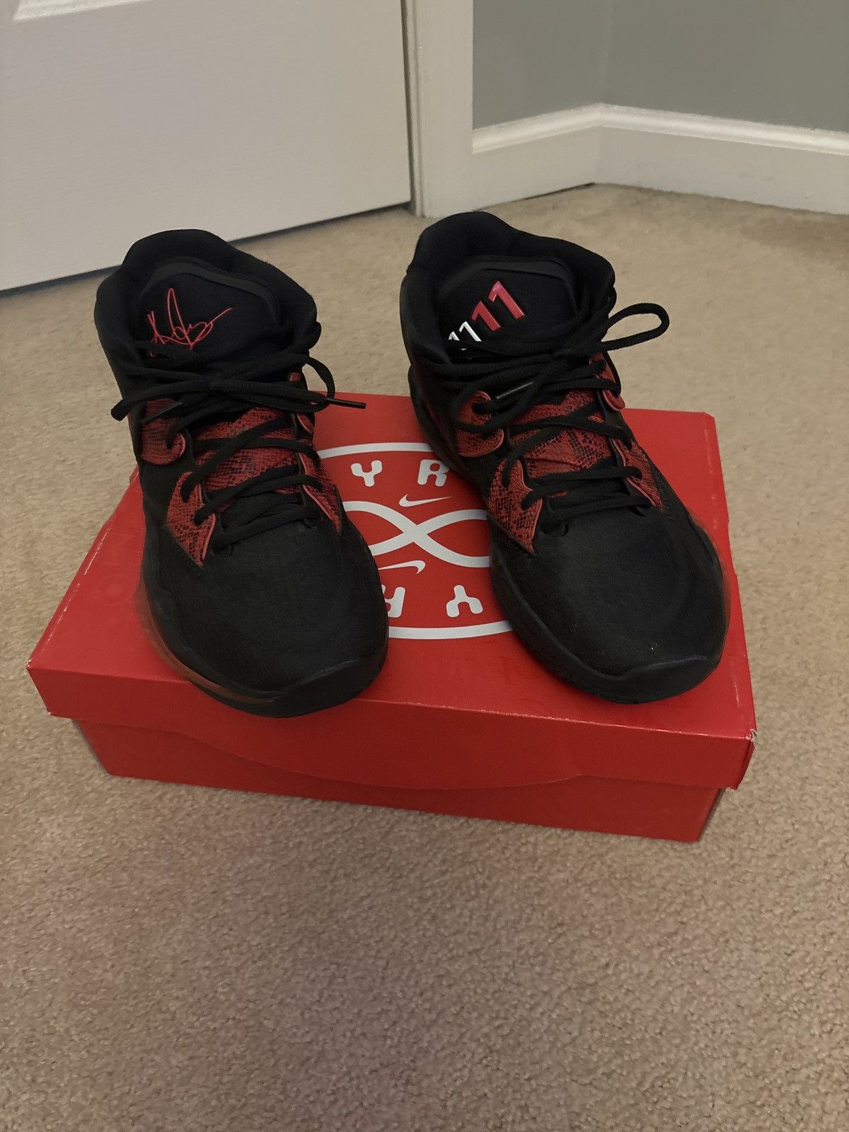 Nike Kyrie Infinity Black/Red Men 9 US Size US 9 / EU 42 - 1 Thumbnail