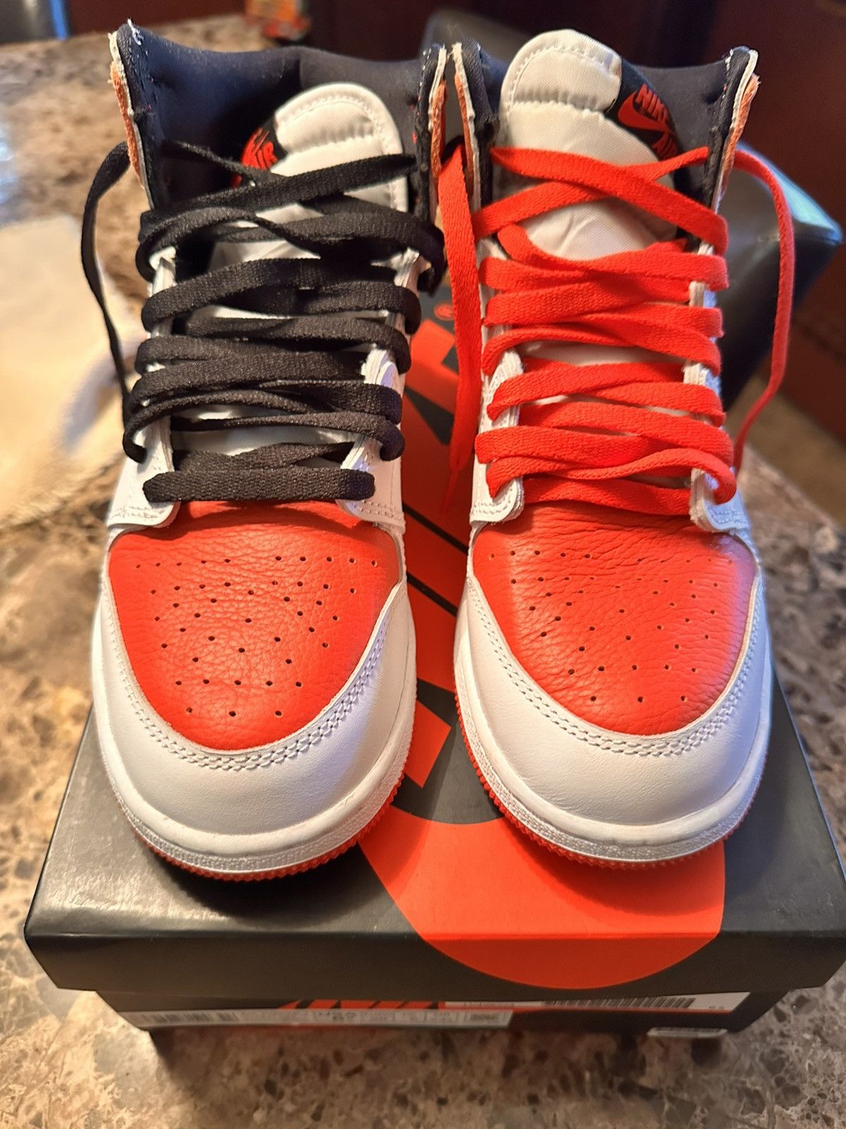 Nike Youth (GS) Nike Air Jordan 1 Heritage Size US 6.5 / EU 39-40 - 5 Thumbnail