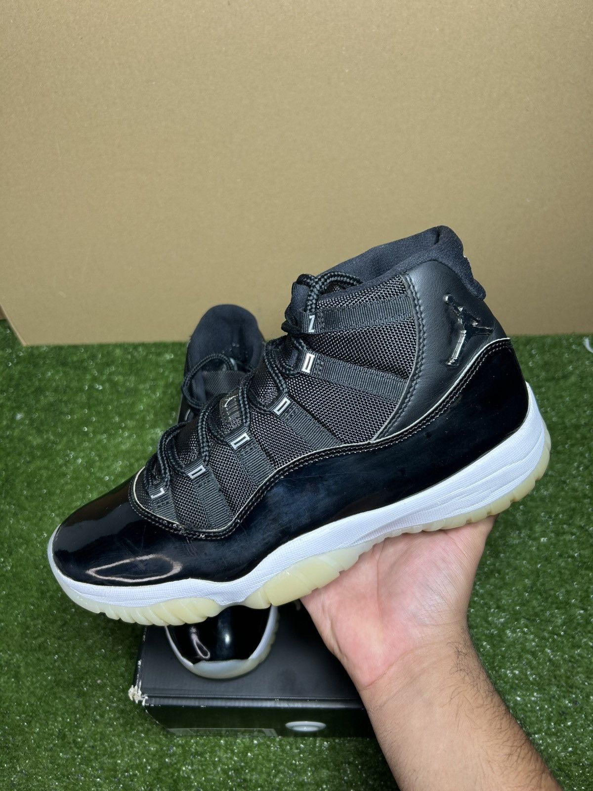 Jordan Brand Jordan 11 jubilee Size US 10.5 / EU 43-44 - 2 Thumbnail