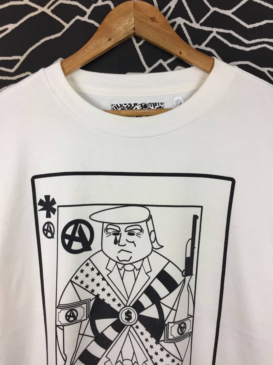 Sasquatchfabrix Sasquatchfabrix King Trump Satirical Graphic Tee Size US L / EU 52-54 / 3 - 3 Thumbnail