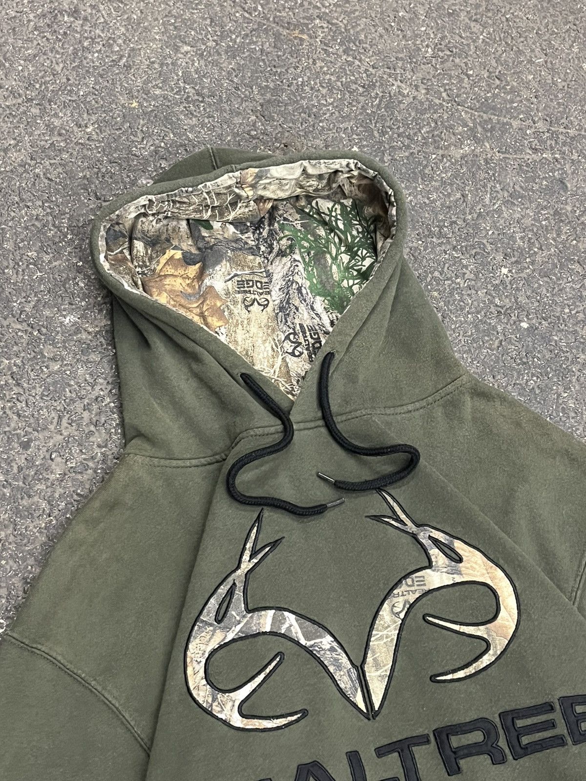Realtree × Vintage Real tree camo vintage y2k earth tone streetwear hype skater Size US L / EU 52-54 / 3 - 6 Thumbnail