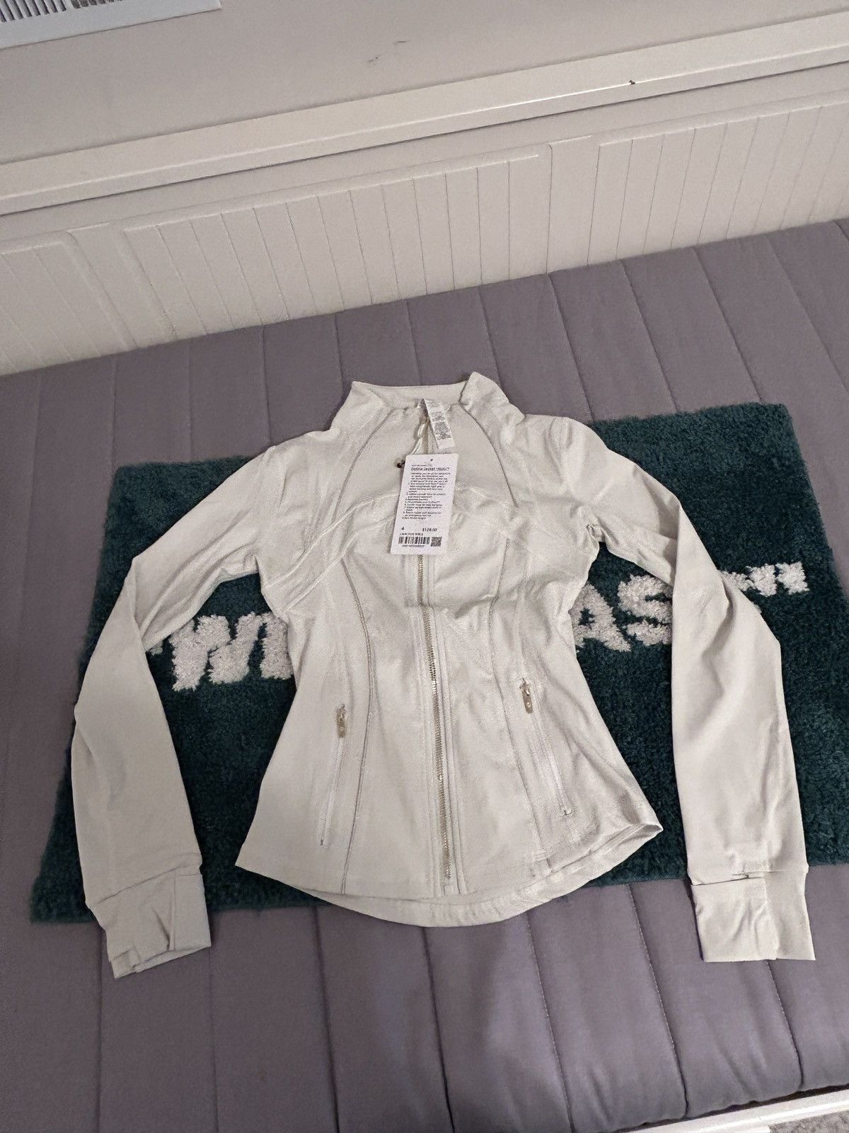 Lululemon White lululemon suit Size S / US 4 / IT 40 - 6 Thumbnail