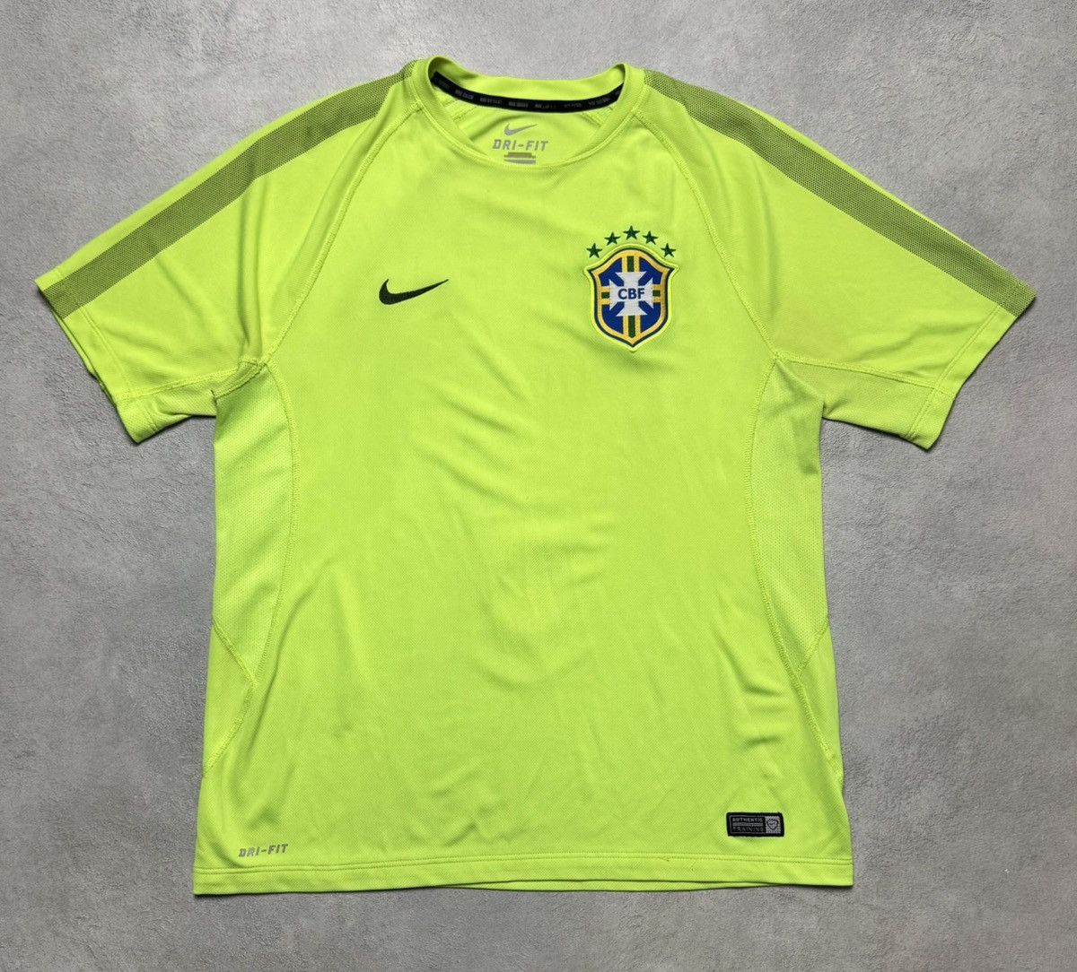 Nike Brazil 2013 2014 Football Shirt Soccer Jersey Nike Size US L / EU 52-54 / 3 - 1 Thumbnail
