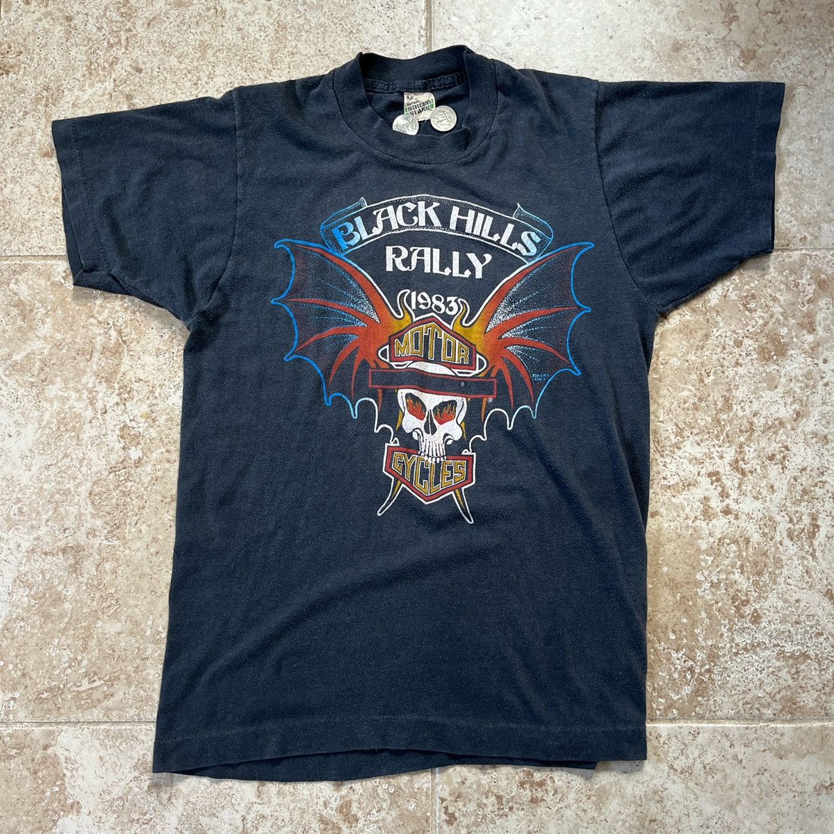 Harley Davidson RARE 1983 Black Hills Rally Harley Davidson Tshirt Size US M / EU 48-50 / 2 - 1 Thumbnail
