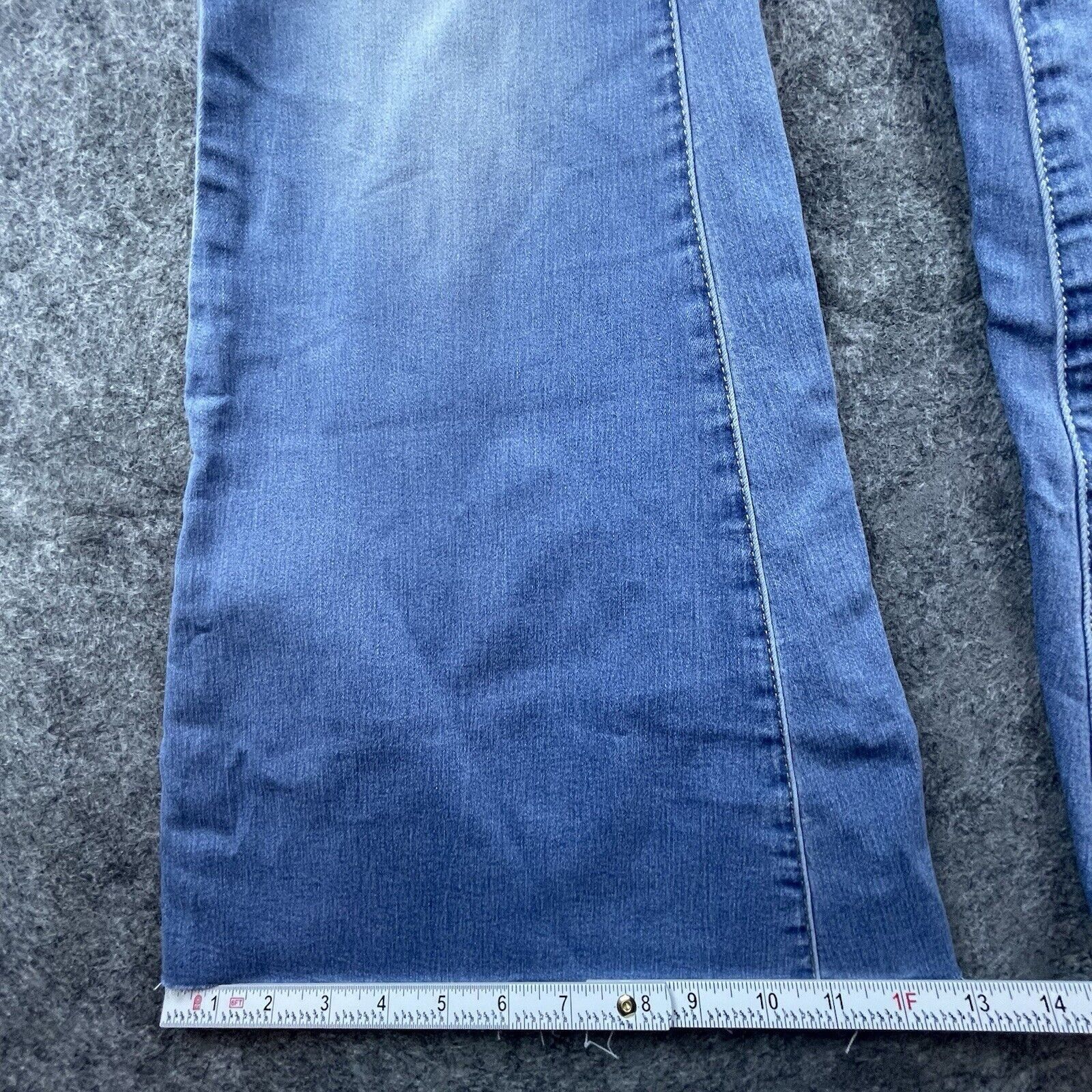Free People We The Free People Jeans 26 Big Flare Raw Fray Bell Bottom Size 26" / US 2 / IT 38 - 8 Thumbnail