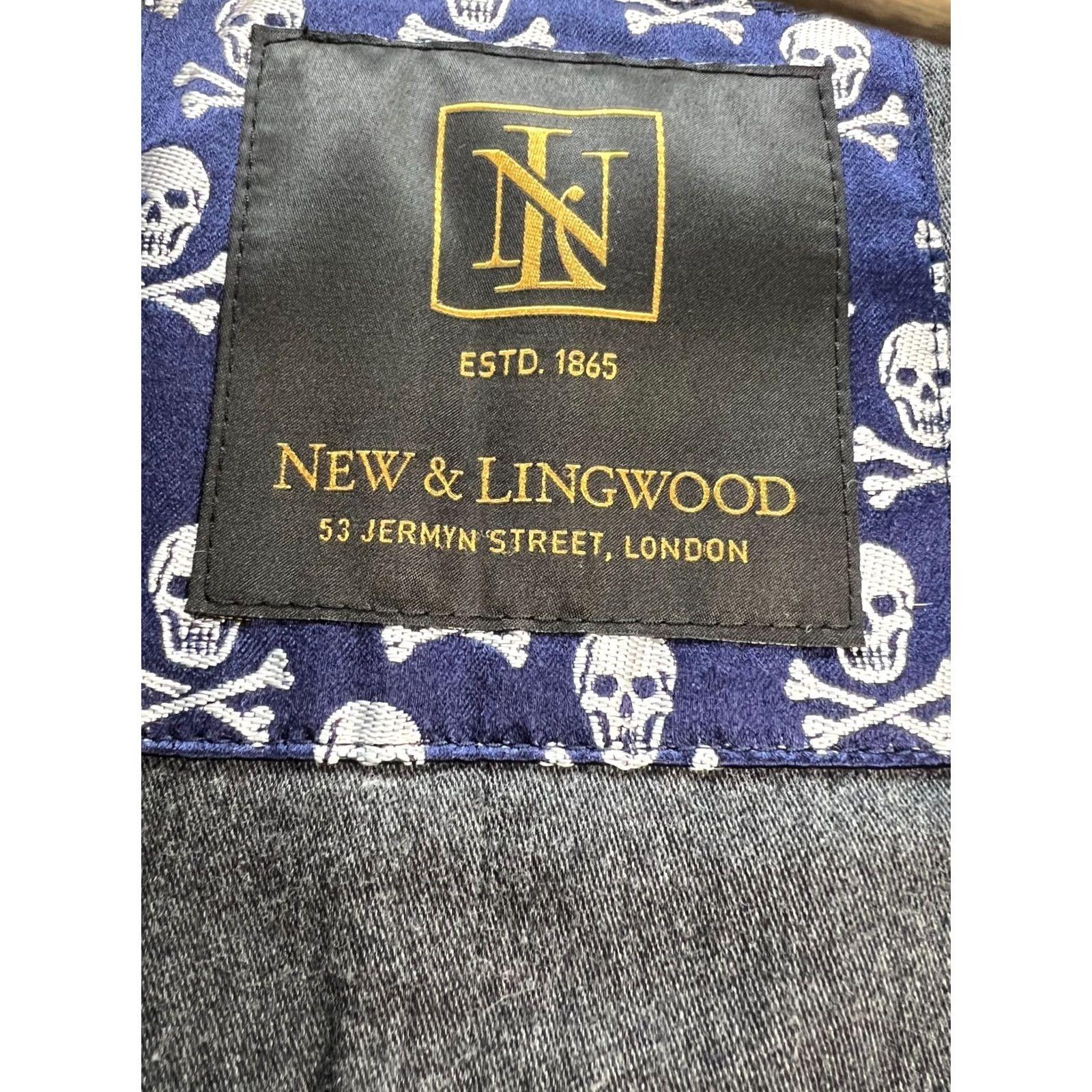 Vintage New & Lingwood Men’s Wool Jacket Coat Size 52 Navy blue Jacket Mens Regular 52 Navy blue Italy Size US L / EU 52-54 / 3 - 6 Thumbnail