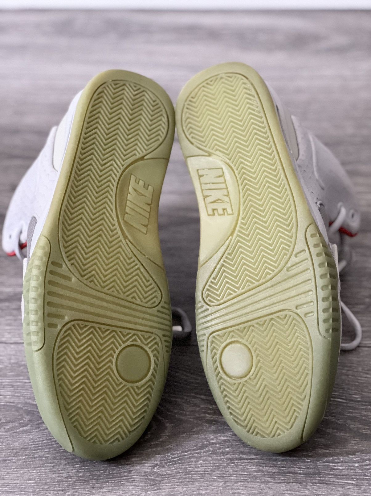 Kanye West × Nike Nike Air Yeezy 2 Platinum Wolf Grey Size US9 Size US 9 / EU 42 - 10 Thumbnail