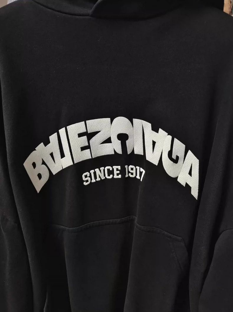 Balenciaga Balenciaga Black inverted logo sweatshirt Size US S / EU 44-46 / 1 - 3 Thumbnail