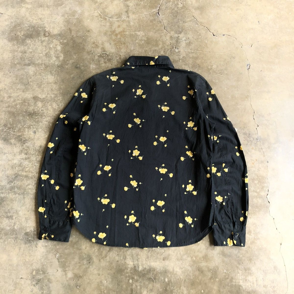 agnes b. 🇯🇵Vintage agnes b. Paris Flowers Button Up Shirt Luxury Black Size US S / EU 44-46 / 1 - 6 Thumbnail