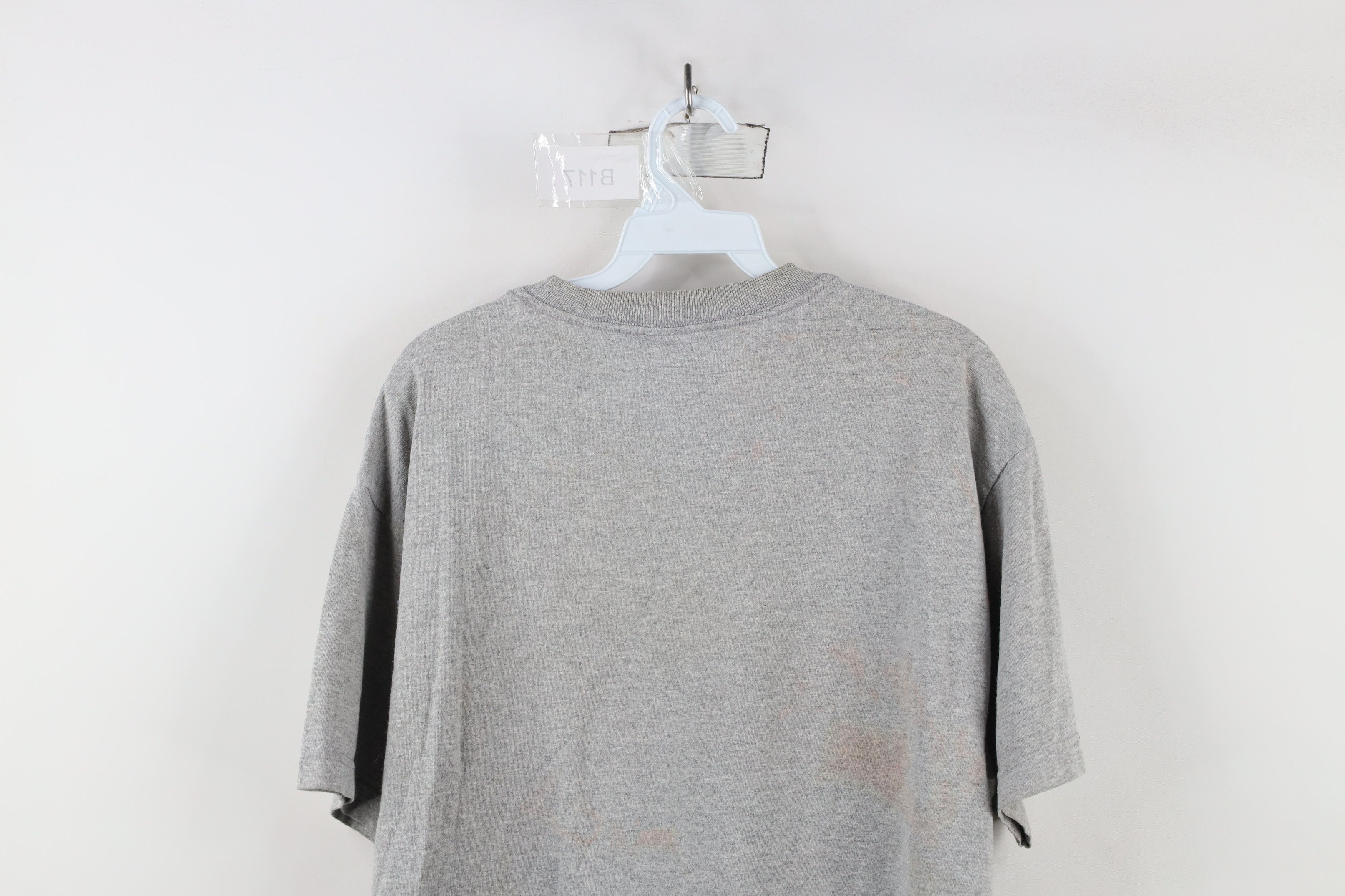 Vintage Vintage Y2K Peanuts Charlie Brown Christmas T-Shirt Gray Size US L / EU 52-54 / 3 - 14 Thumbnail