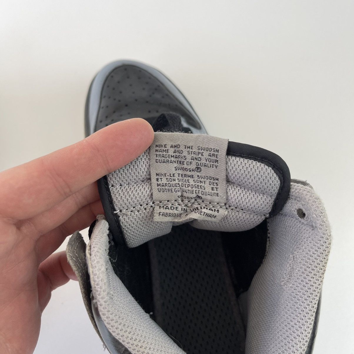 Nike Nike Dunk High 2011 Hi-Top Vintage Shoes Black Medium Grey Size US 7 / EU 40 - 11 Thumbnail
