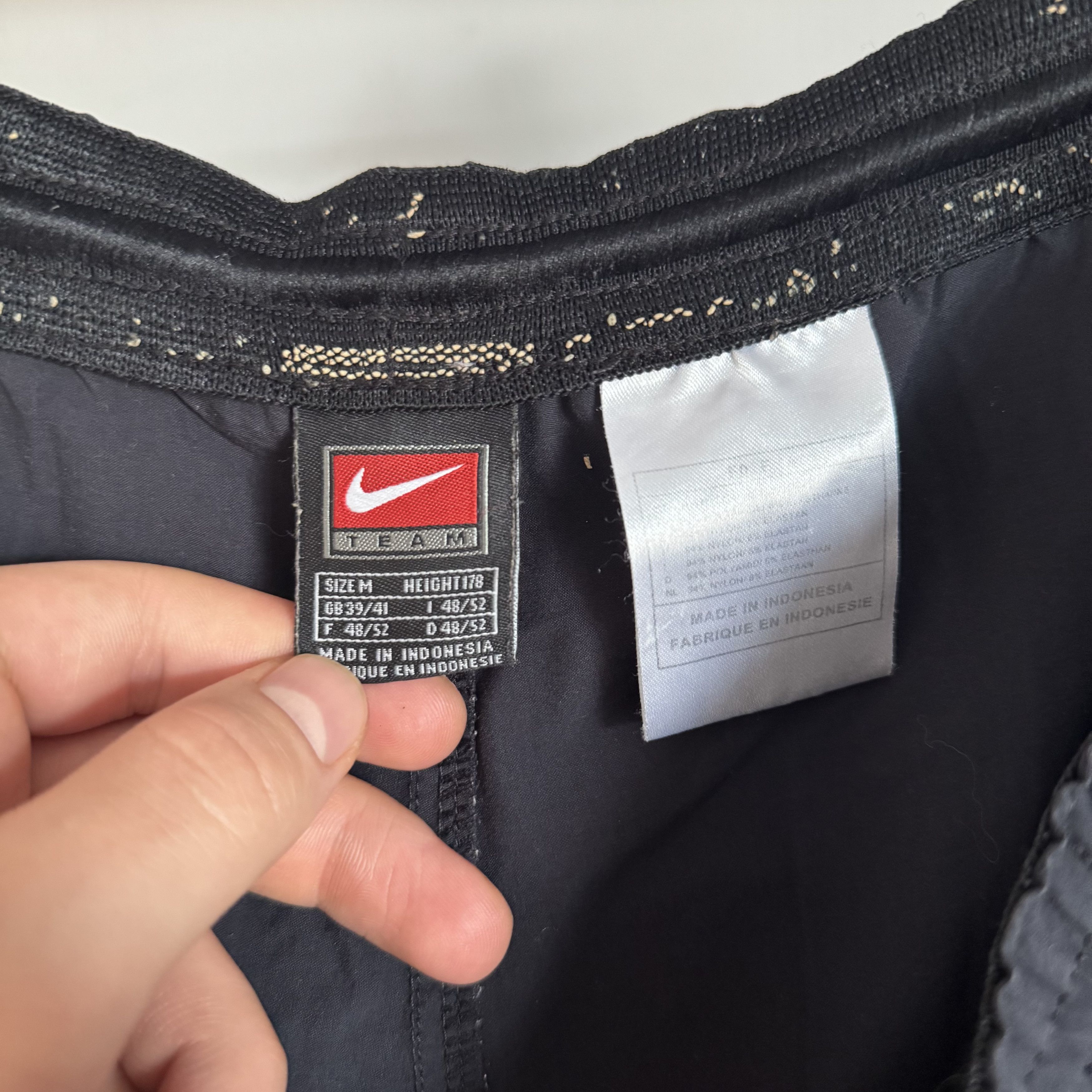 Nike Men's NIKE FC INTER MILANO Vintage Black Shorts Size US 30 / EU 46 - 5 Thumbnail