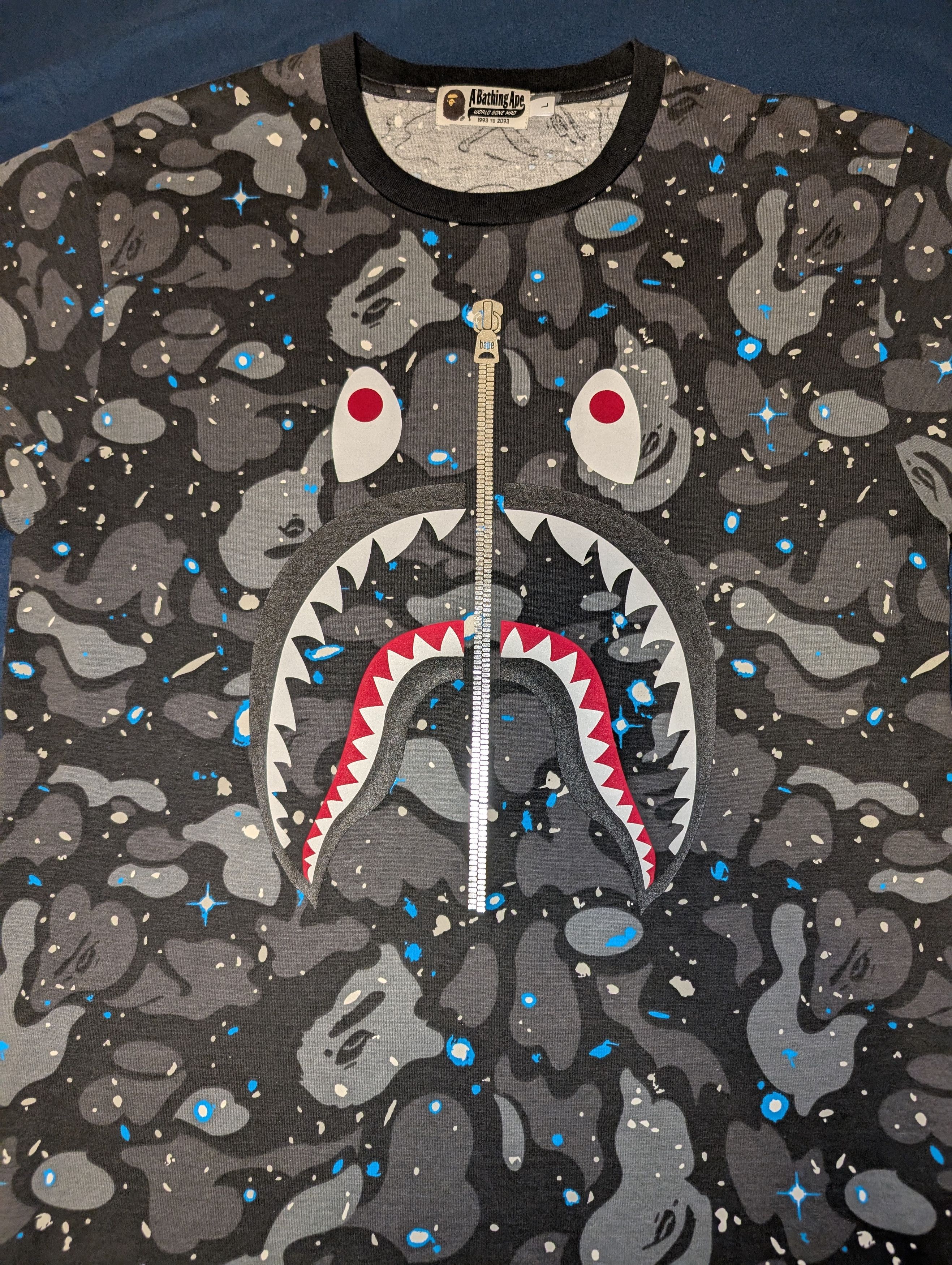 Bape BAPE SPACE CAMO SHARK T-SHIRT Size US L / EU 52-54 / 3 - 1 Thumbnail