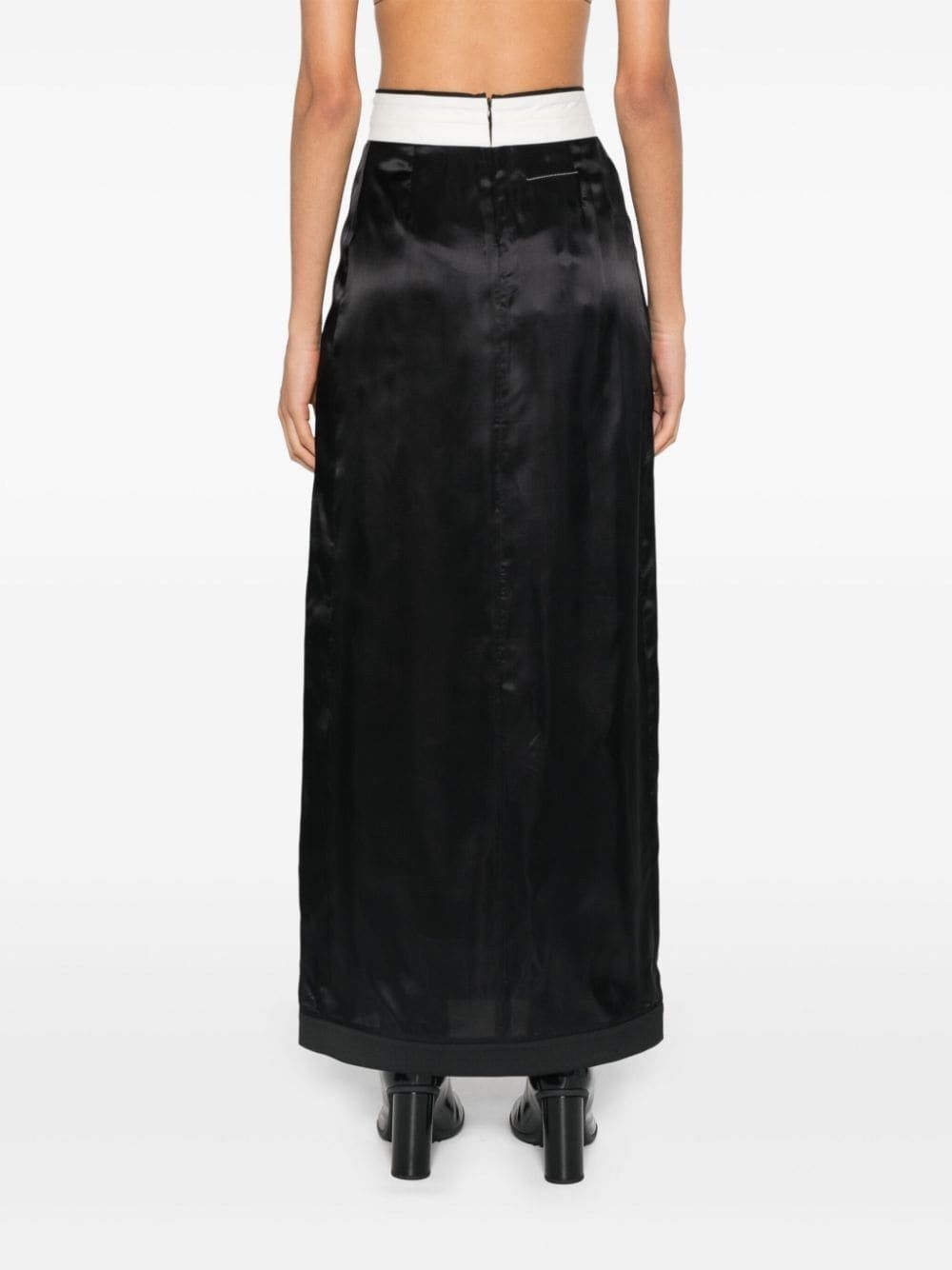 Maison Margiela oc11z0925 Numbers Motif Patch Skirt in Black Size 27" / US 4 / IT 40 - 4 Thumbnail