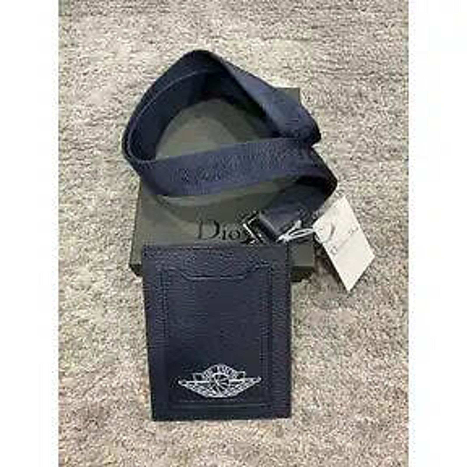 Dior Air Dior Jordaan Basketball Carte Vertical Card Holder Size ONE SIZE - 3 Thumbnail