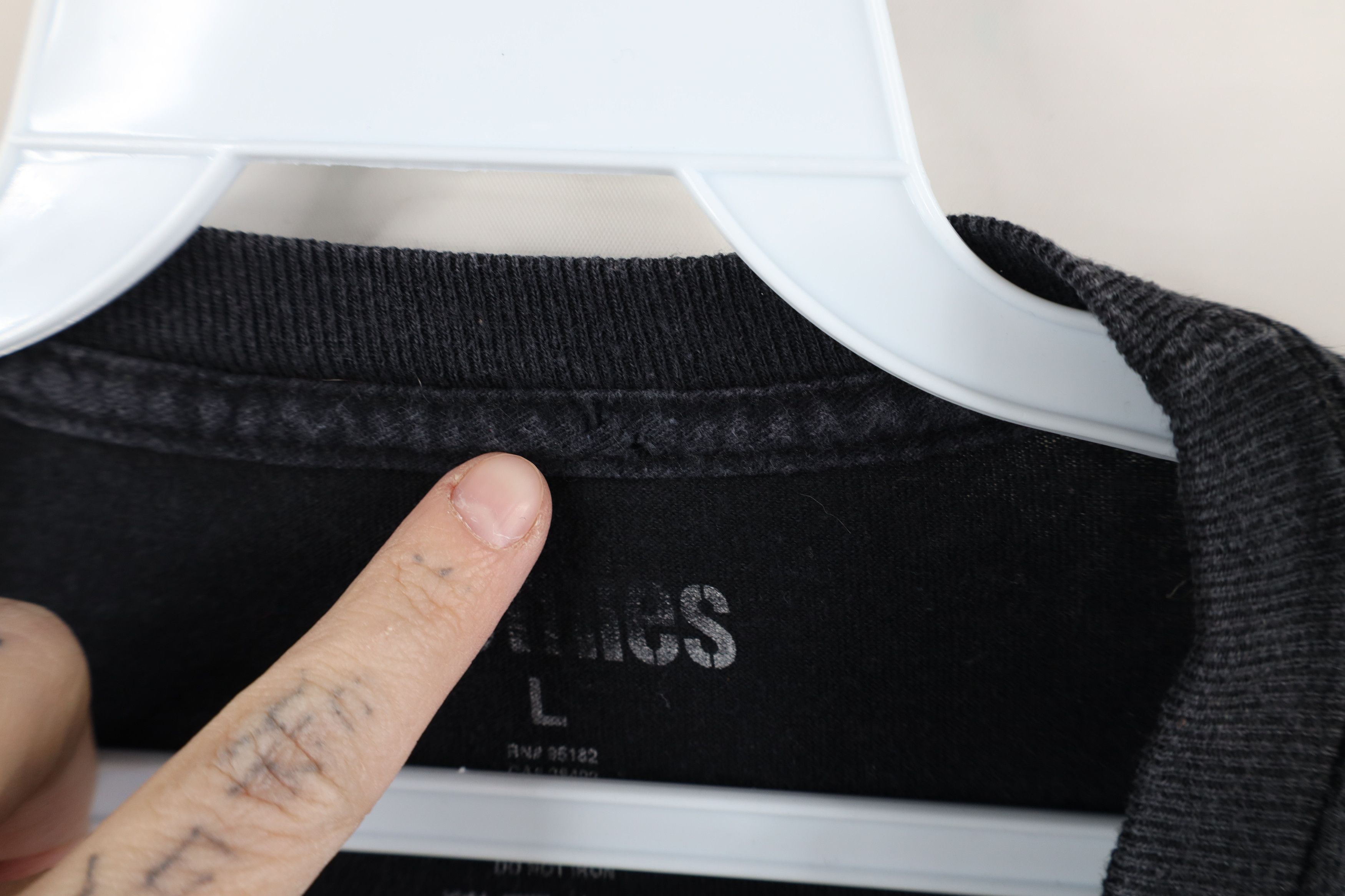 Etnies × Vintage Vintage Etnies Skateboarding Out Big Logo T-Shirt Black Size US L / EU 52-54 / 3 - 9 Thumbnail